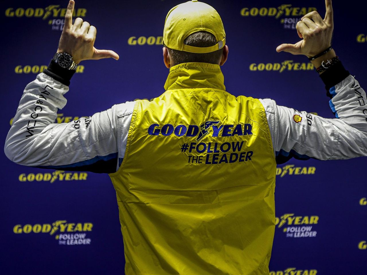 Ehrlacher Still In Yellow As Wtcr S Goodyear Followtheleader Eurosport