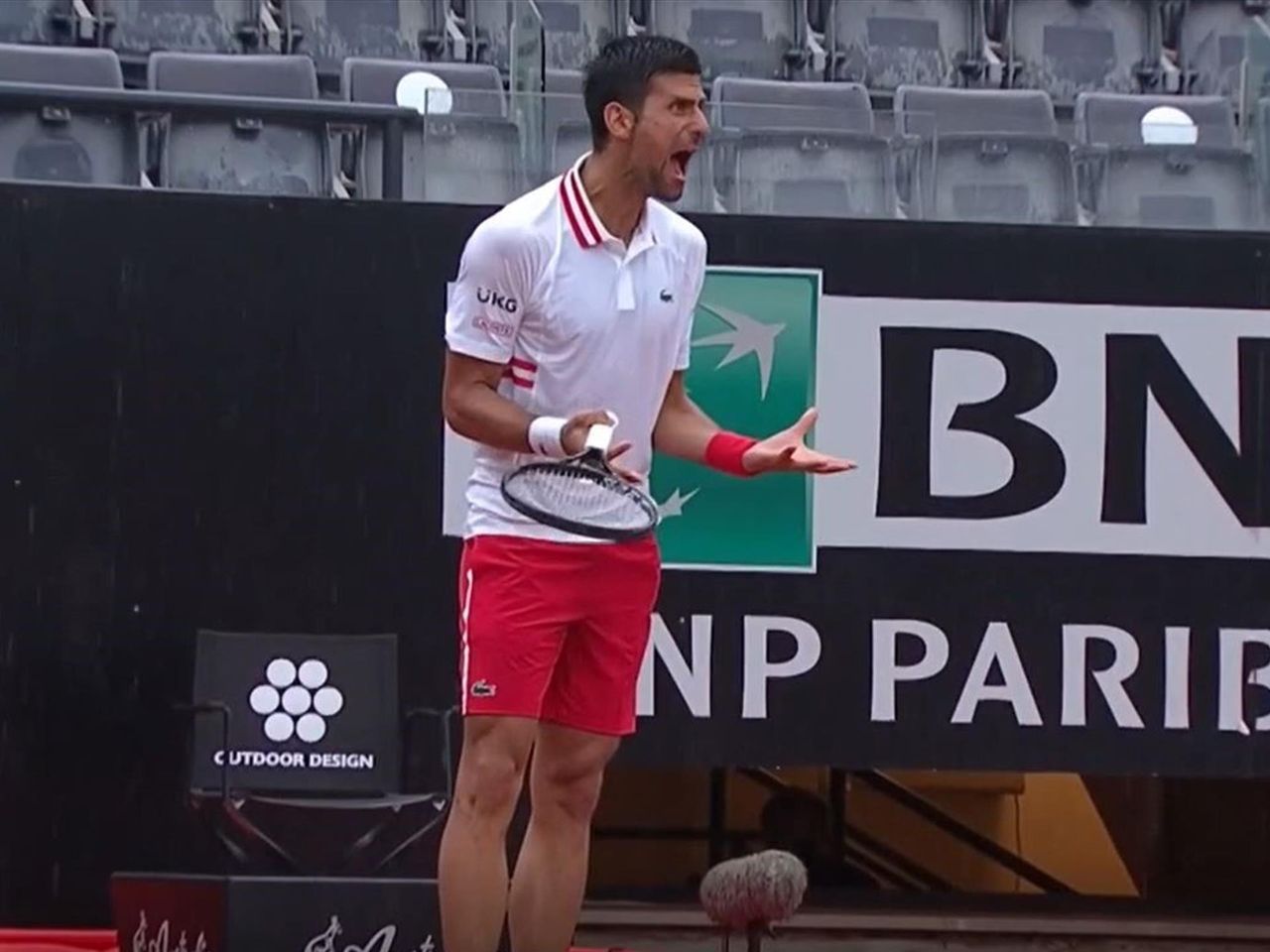 Atp Rom Novak Djokovic Brullt Schiedsrichter An Heftiger Ausraster Wegen Regenpause Tennis Video Eurosport