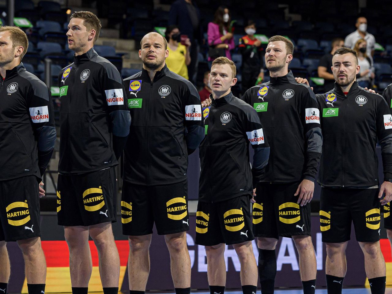 Olympia Deutsche Handballer Voller Optimismus In Den Flieger Nach Tokio Eurosport