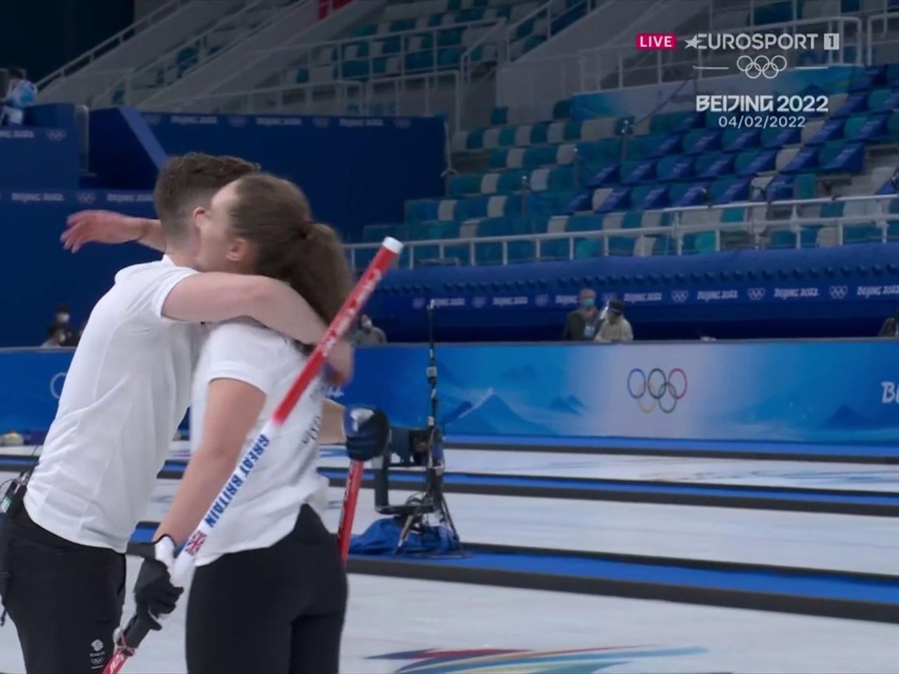 Winter Olympics 2022 - Jen Dodds and Bruce Mouat get GB off to winning start in curling - Curling video