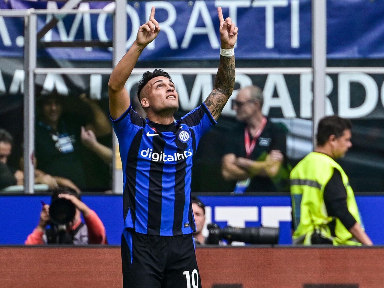 Lautaro Martinez on target as Inter beat Salernitana - Eurosport