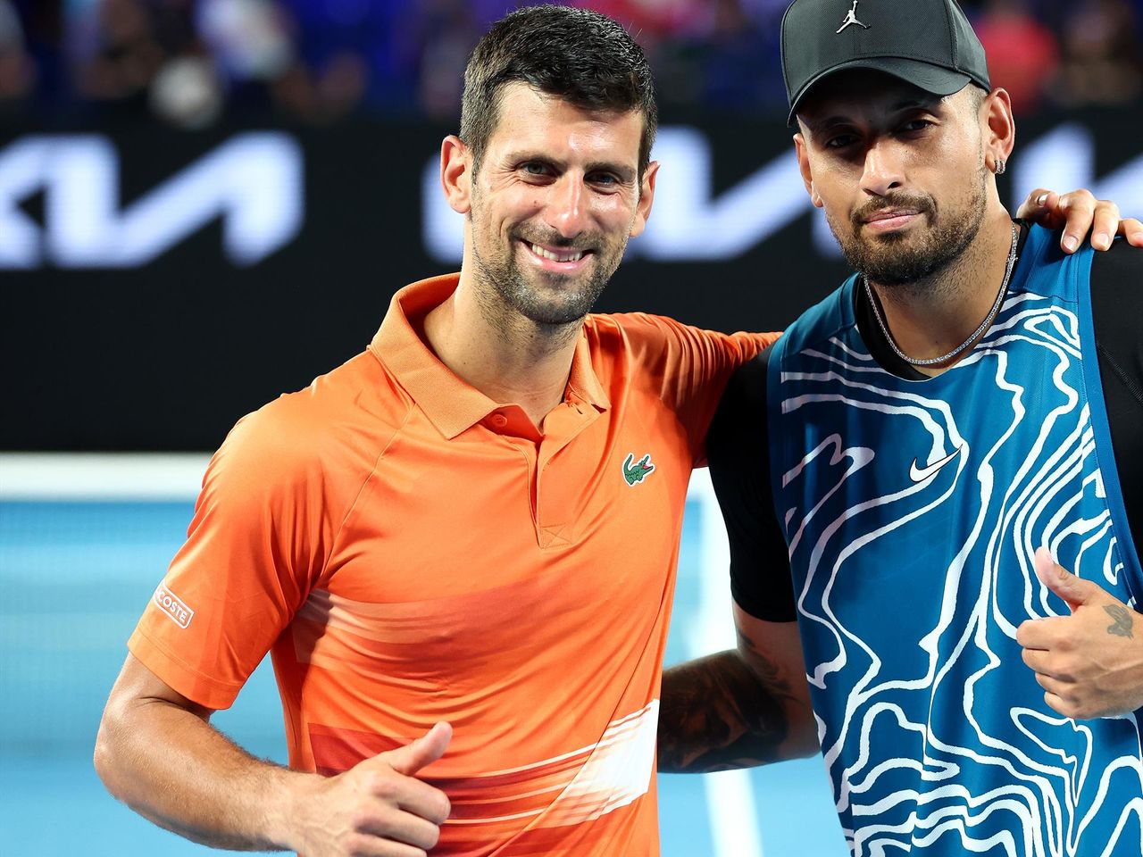 Australian Open Novak Djokovic und Nick Kyrgios unterhalten Publikum bei Charity-Match in Melbourne - Tennis Video