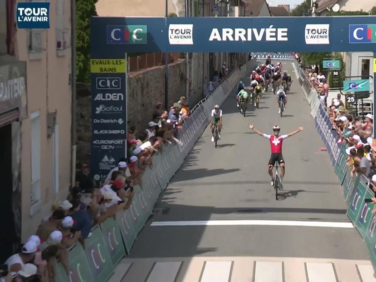 Hes found something special - Fabio Christen takes Stage 4 victory of Tour de lAvenir - Cycling video