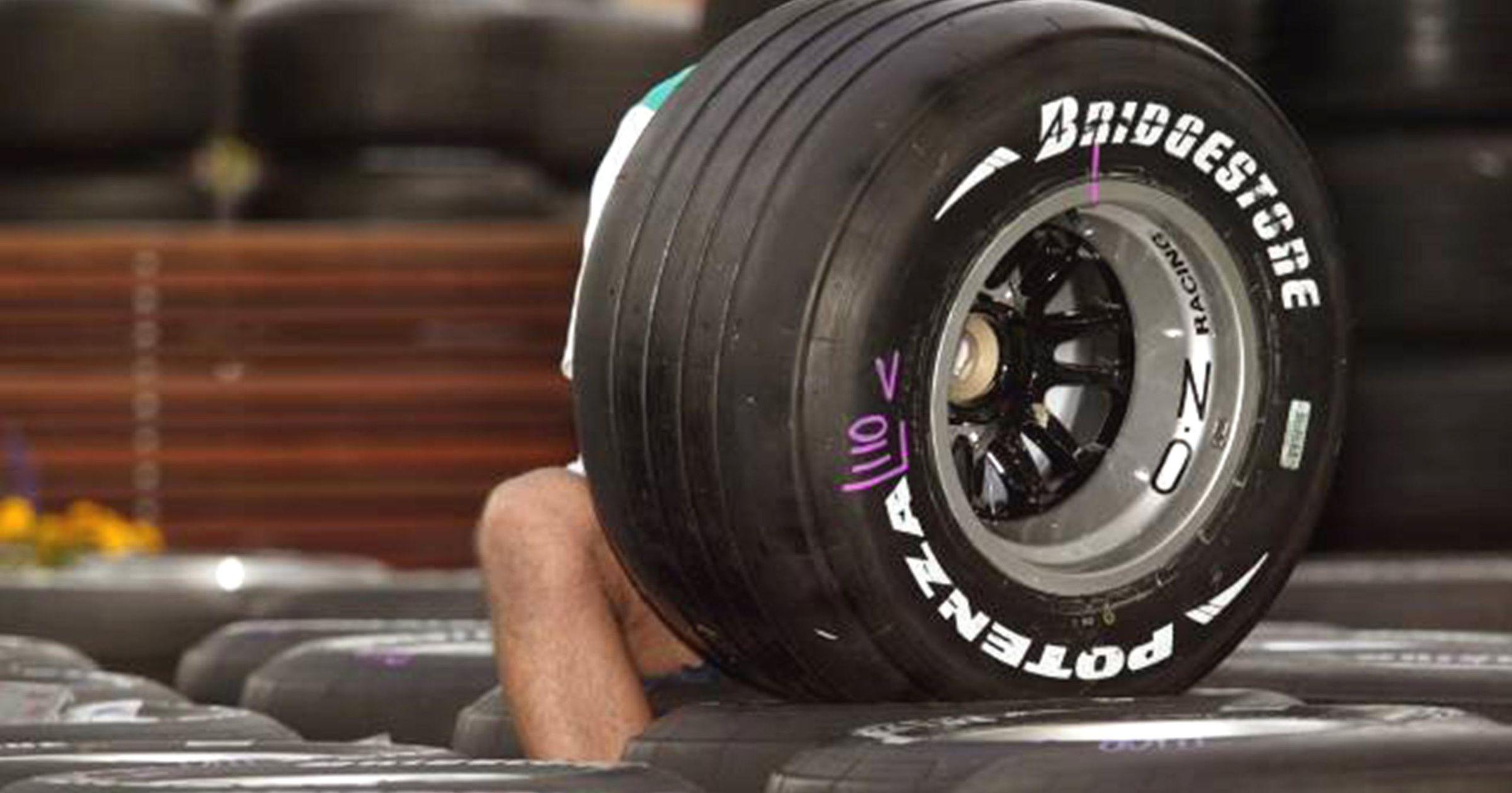 File:Bridgestone Potenza F1 Front Tire.JPG - Wikipedia