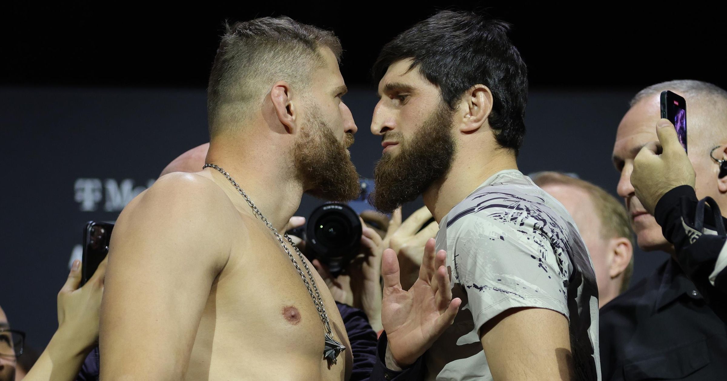 UFC 282 | Eurosport Panel vs Danny den Os picks - Eurosport