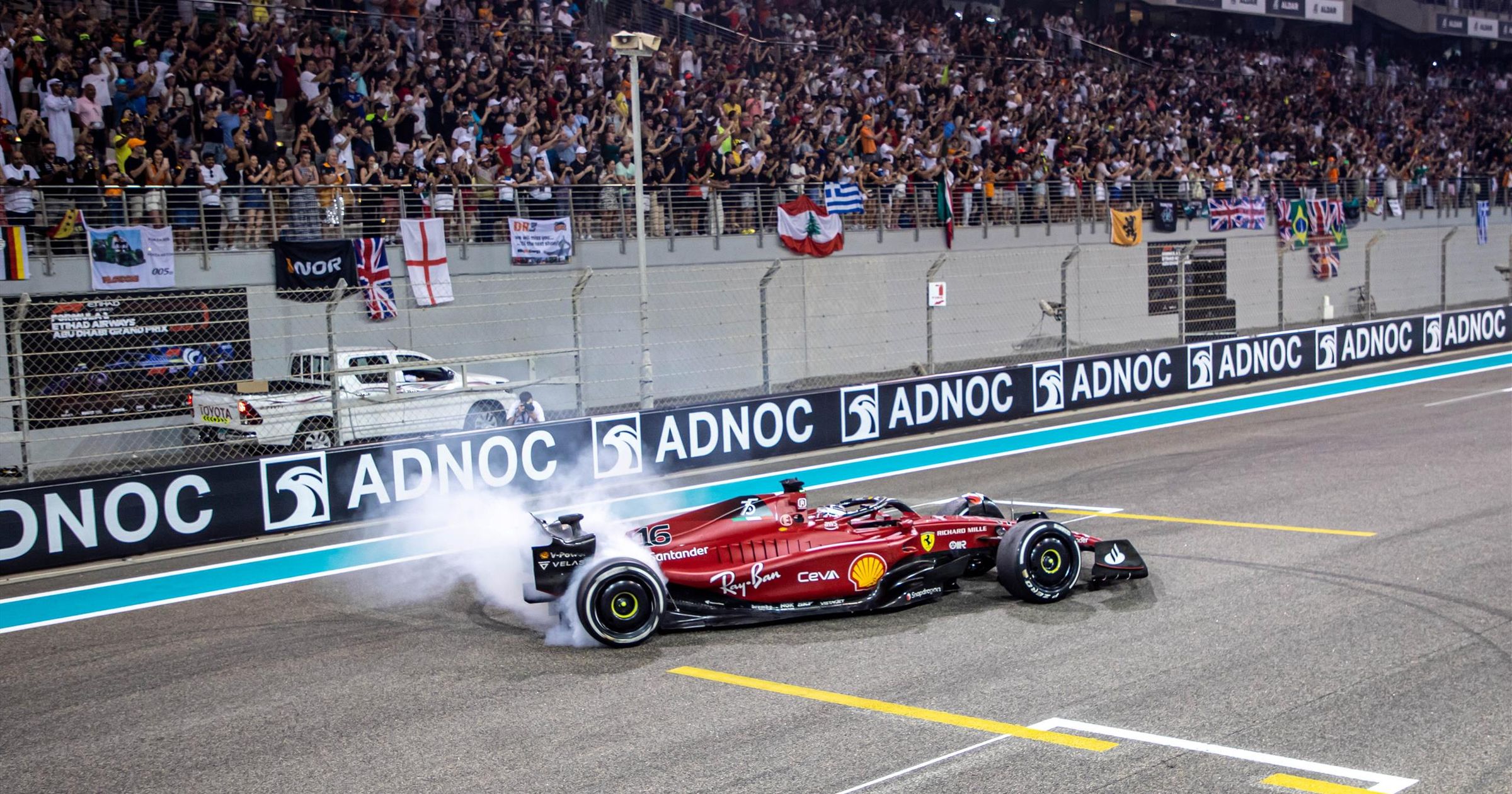 „30 lóerő plusz?” – a Ferrari új csapatfőnöke viccnek minősítette a ...