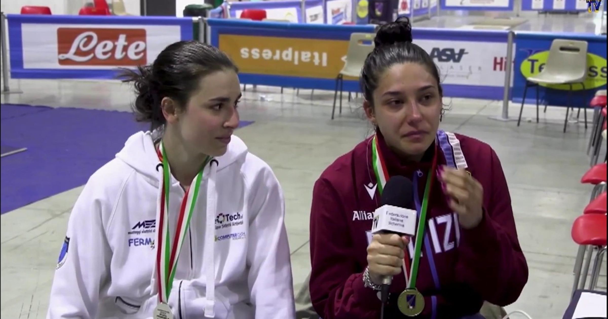 Scherma, L'intervista a Gaia Traditi ed Emilia Rossatti - Fencing video ...