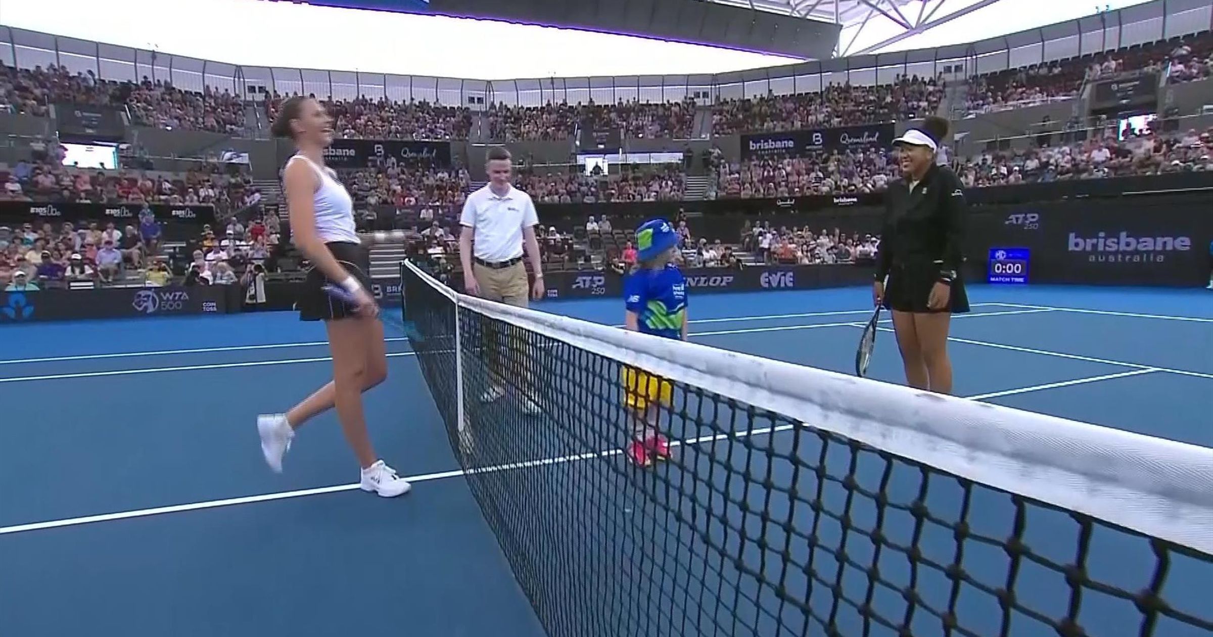 Da lacht das ganze Stadion Was fur ein Munzwurf vor dem Duell Osaka gegen Pliskova