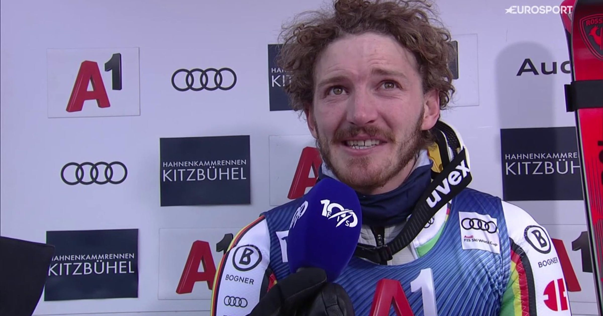 Strasser commosso dopo il trionfo in slalom: 
