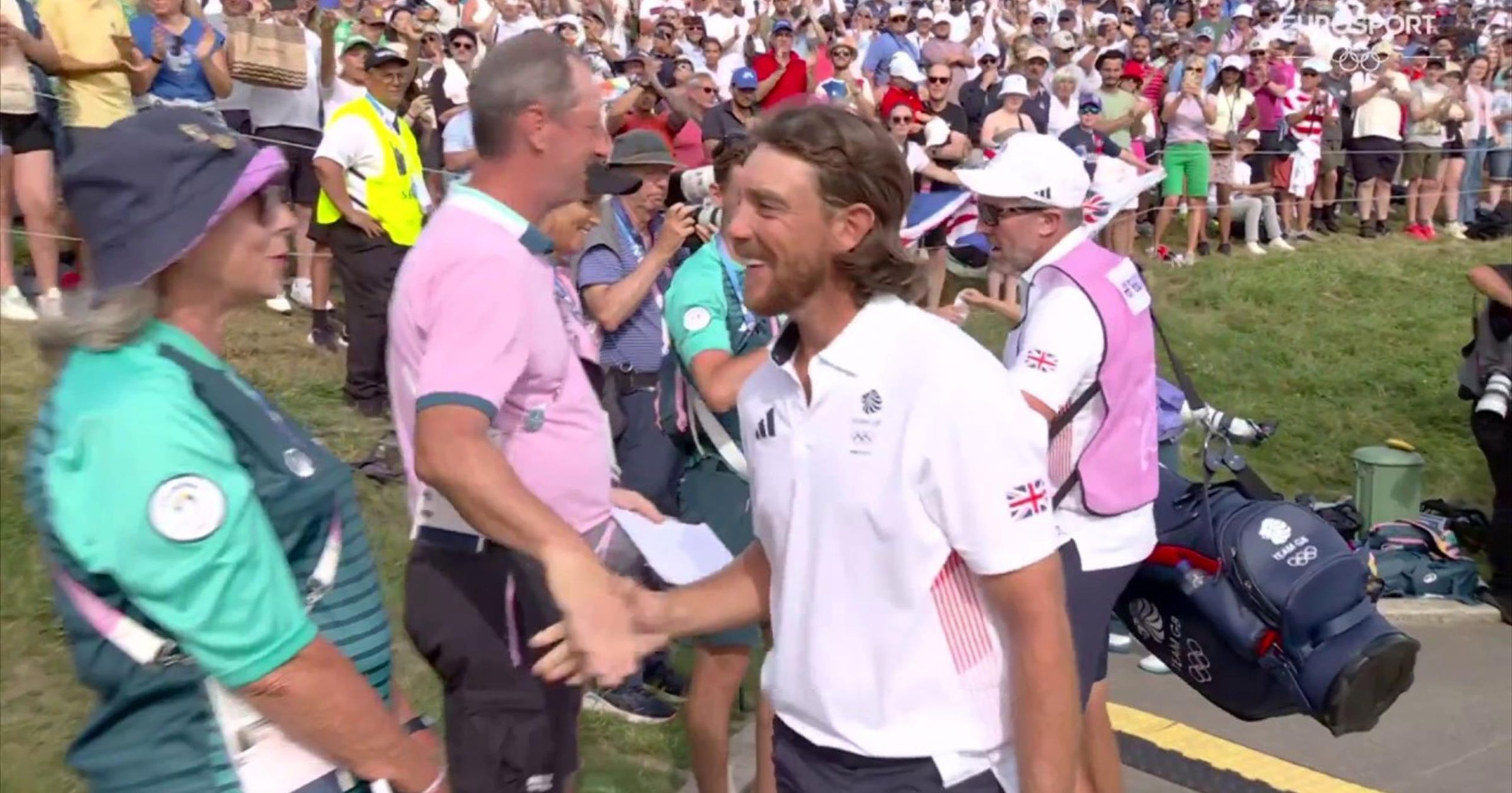 Paris 2024 Tommy Fleetwood walks off course an Olympic silver medallist as Scottie Scheffler