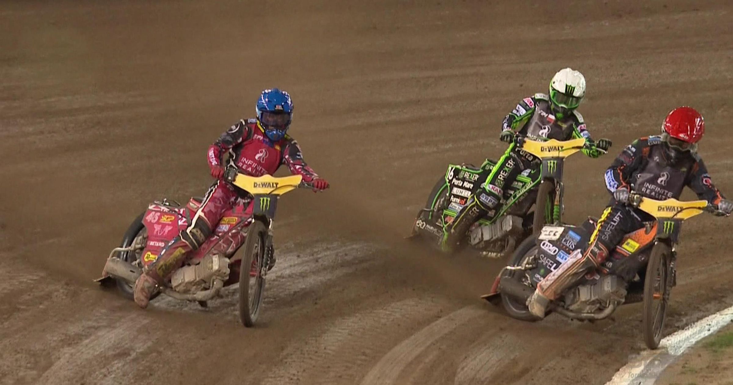 Speedway GP ‘Just loves this track!’ Patryk Dudek wins heat 9 of