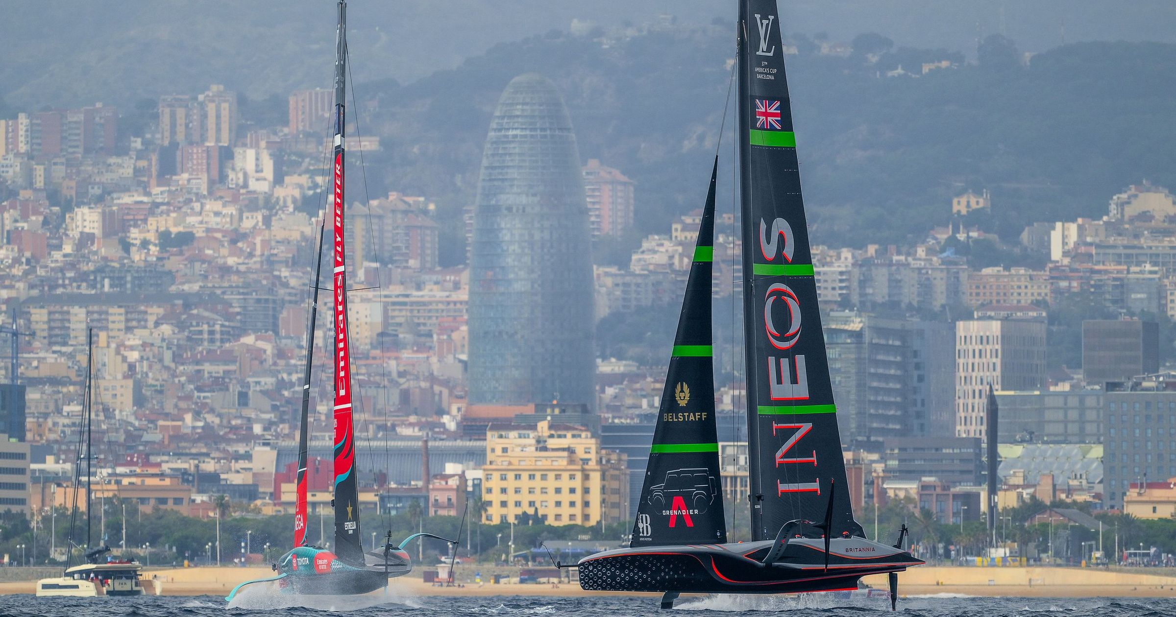 Puchar Ameryki 2024. Załoga Emirates Team New Zealand powiększyła ...