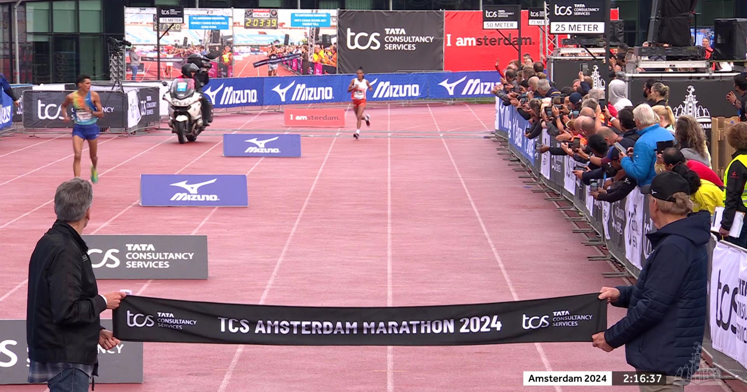 Yalemzerf Yehualaw sets new course record and lifetime best to take