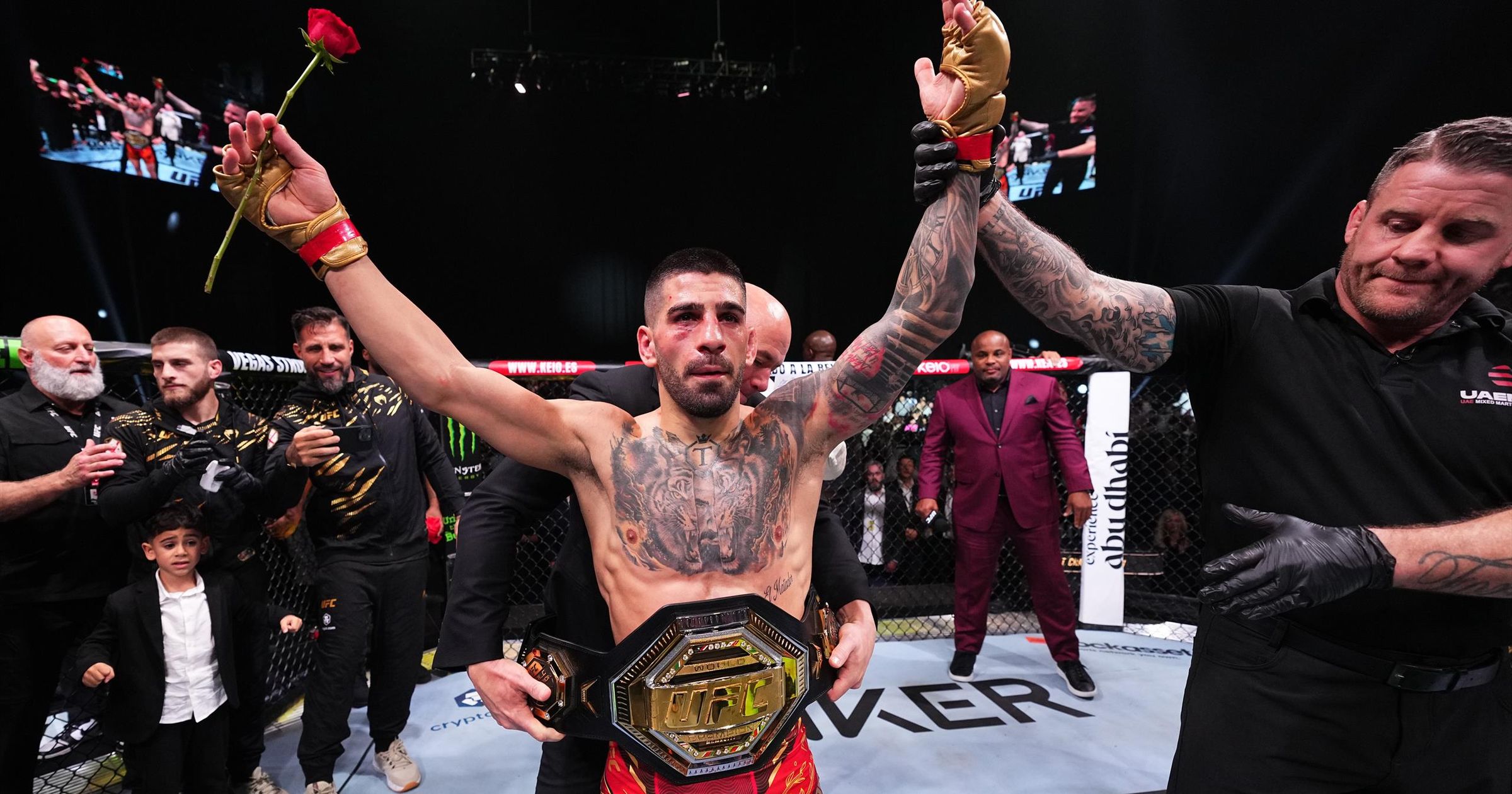 UFC 308 | ¡Topuria sigue haciendo historia! Retiene el título siendo el ...