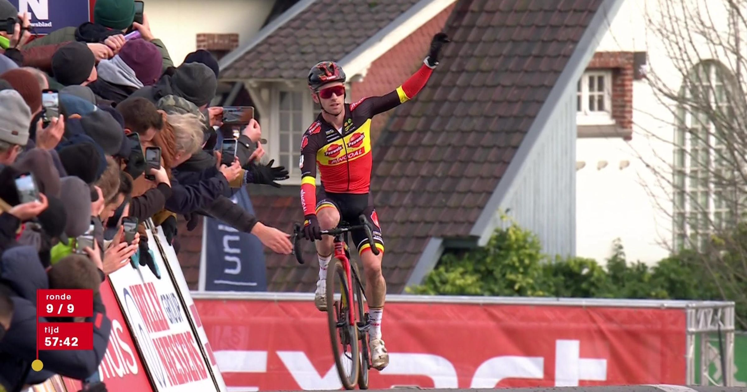 Eli Iserbyt takes impressive Urban Cross Kortrijk victory ahead of