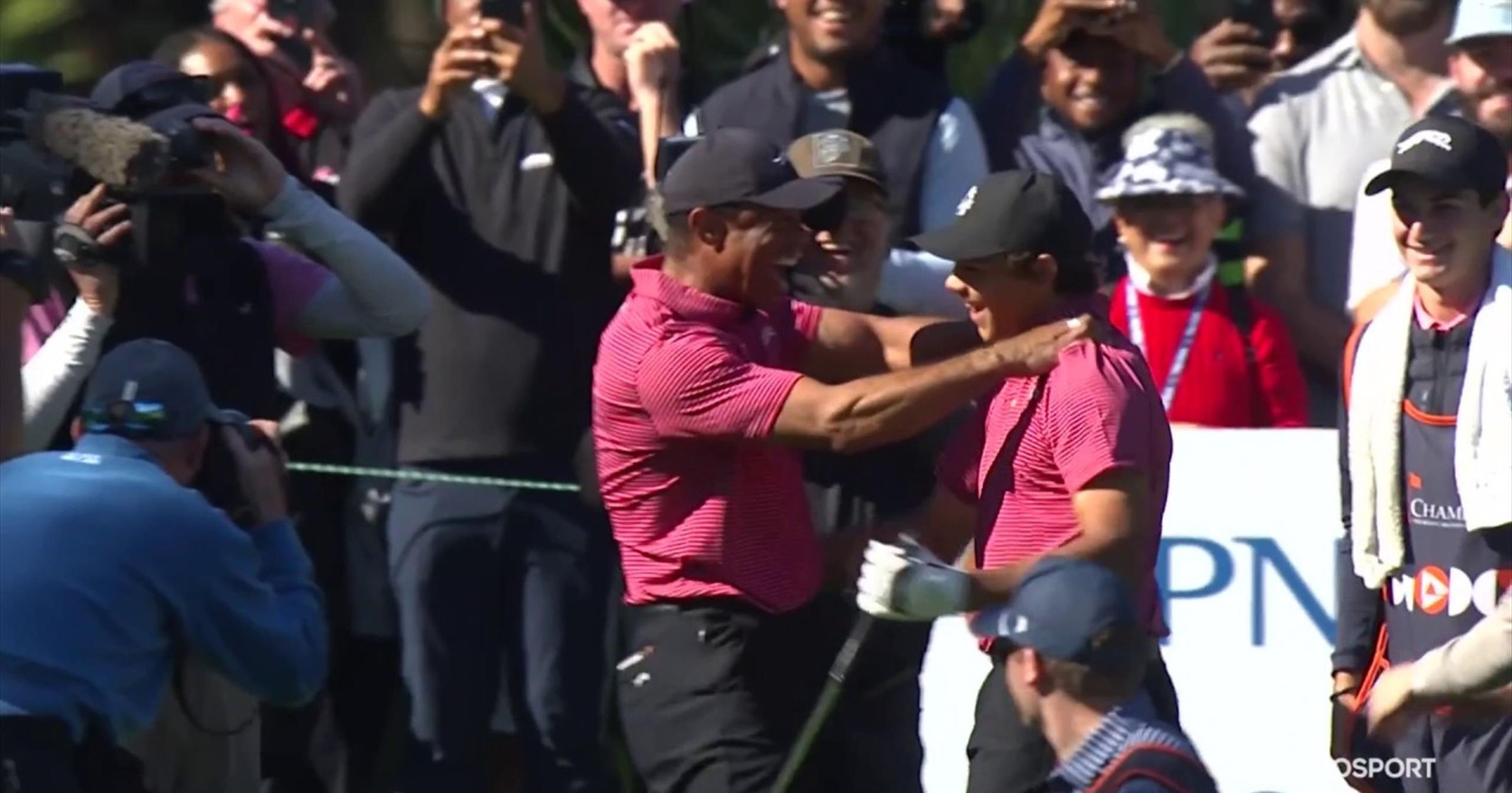 Nem esett messze az alma a fájától: Tiger Woods fia hole-in-one-t ütött