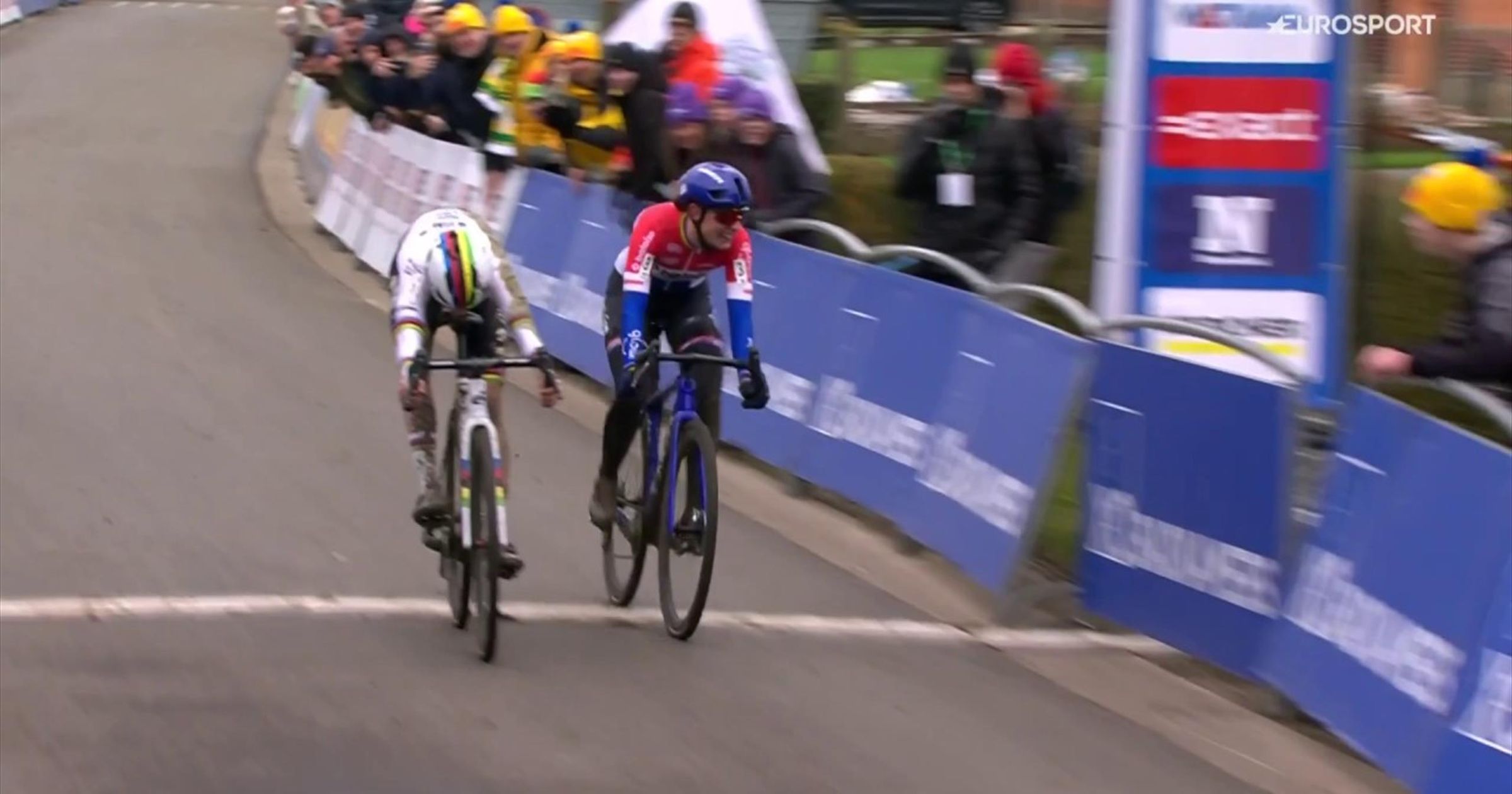 Ilyet se látsz gyakran: sprint döntött az év első női cyclo-cross versenyén