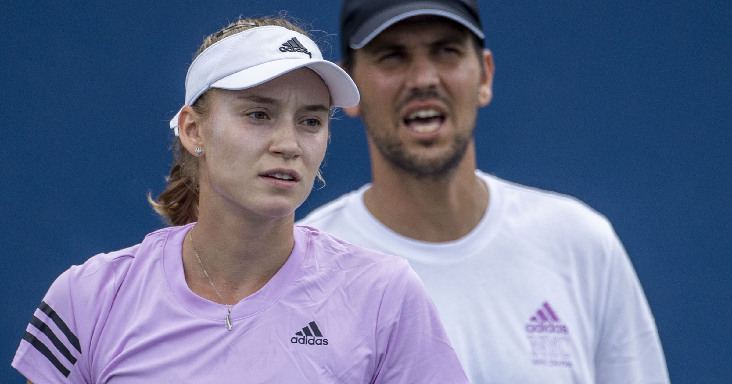 Tennis-Star Elena Rybakina holt umstrittenen Trainer zurück in ihr Team