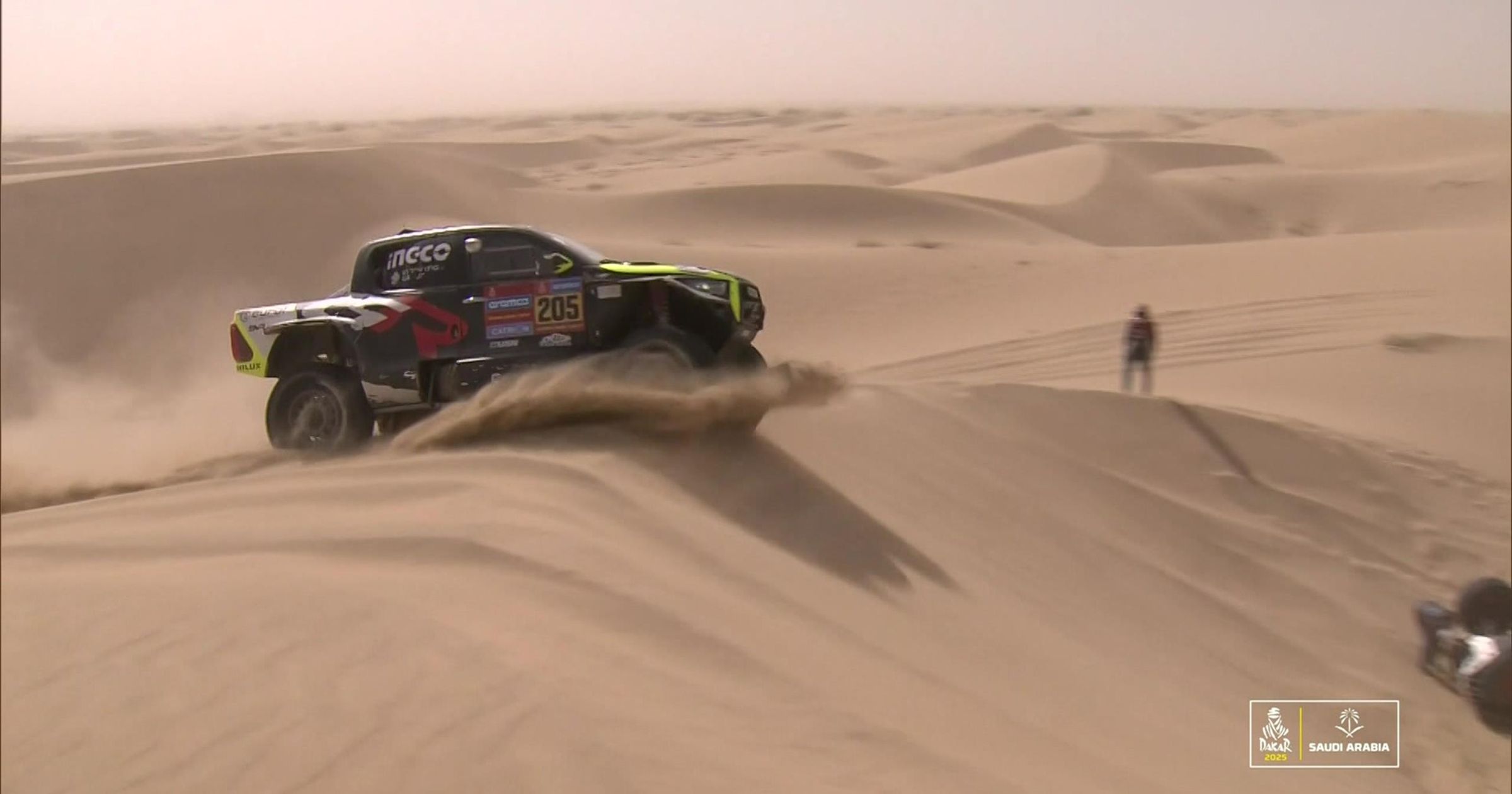 Loeb és Sainz is bajba került, szaúdi versenyző az élen a Dakar kétnapos szakaszának derekán