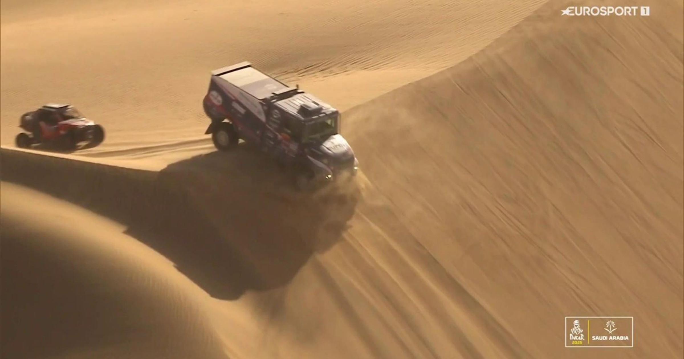 Tegenslag voor Mitchel van den Brink in marathonrit Dakar Rally - ziet rivaal Macik veel tijd pakken - Rally Raid video - Eurosport
