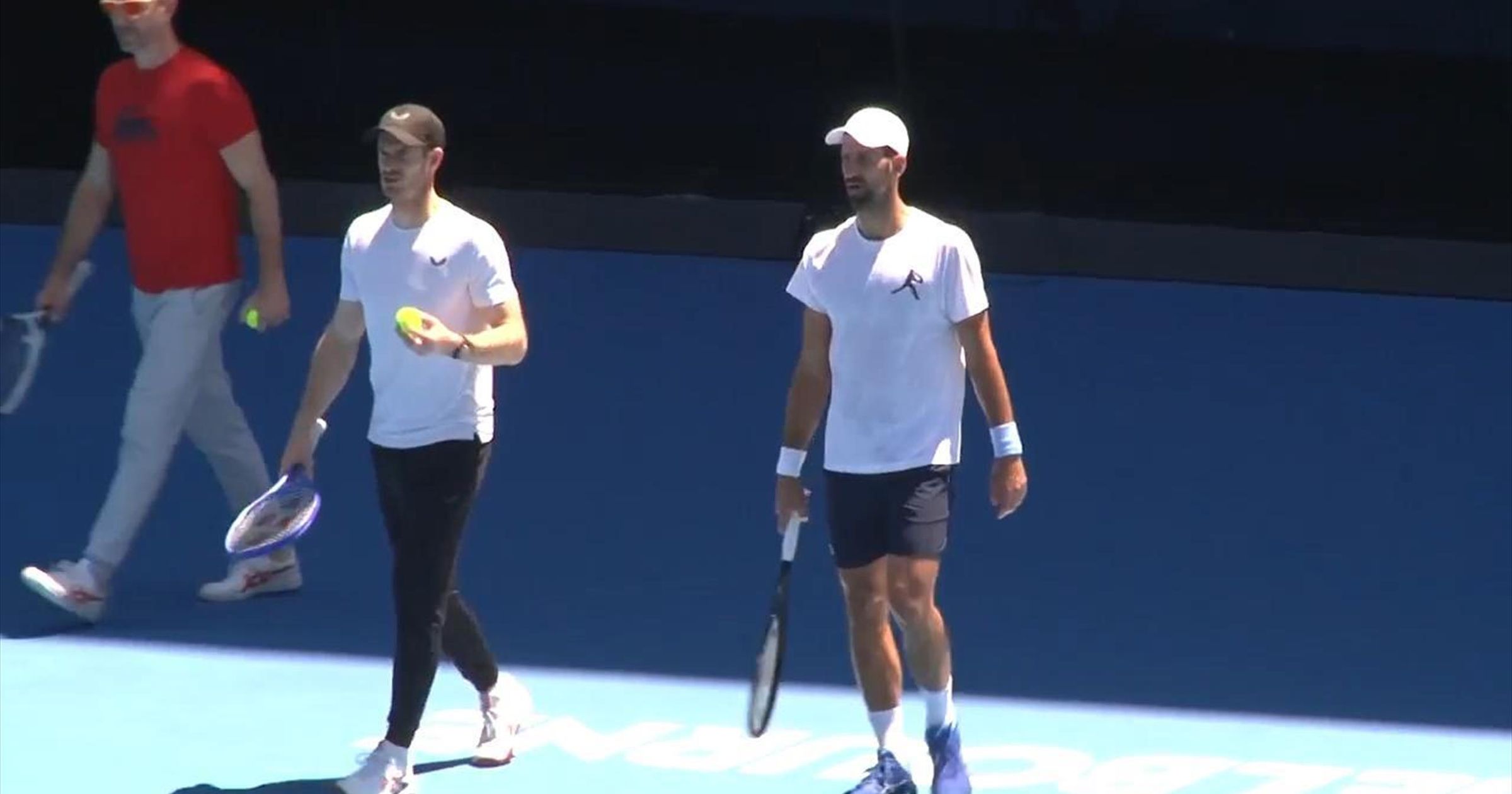 Novak Djokovic fine tunes game ahead of Australian Open tilt as coach Andy Murray looks on - Tennis video - Eurosport