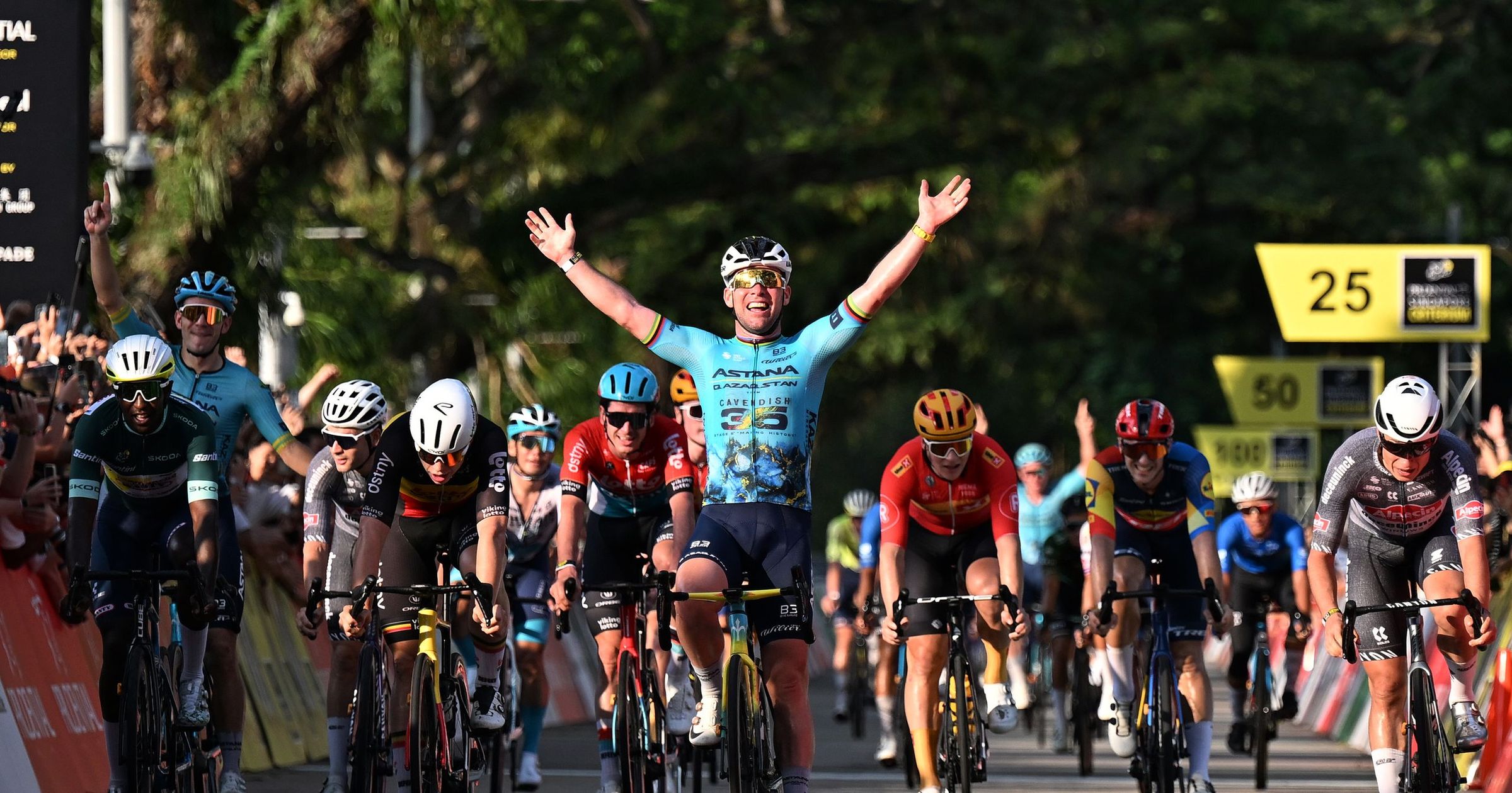 Cyclisme L'UCI durcit son règlement sur les célébrations à l'arrivée