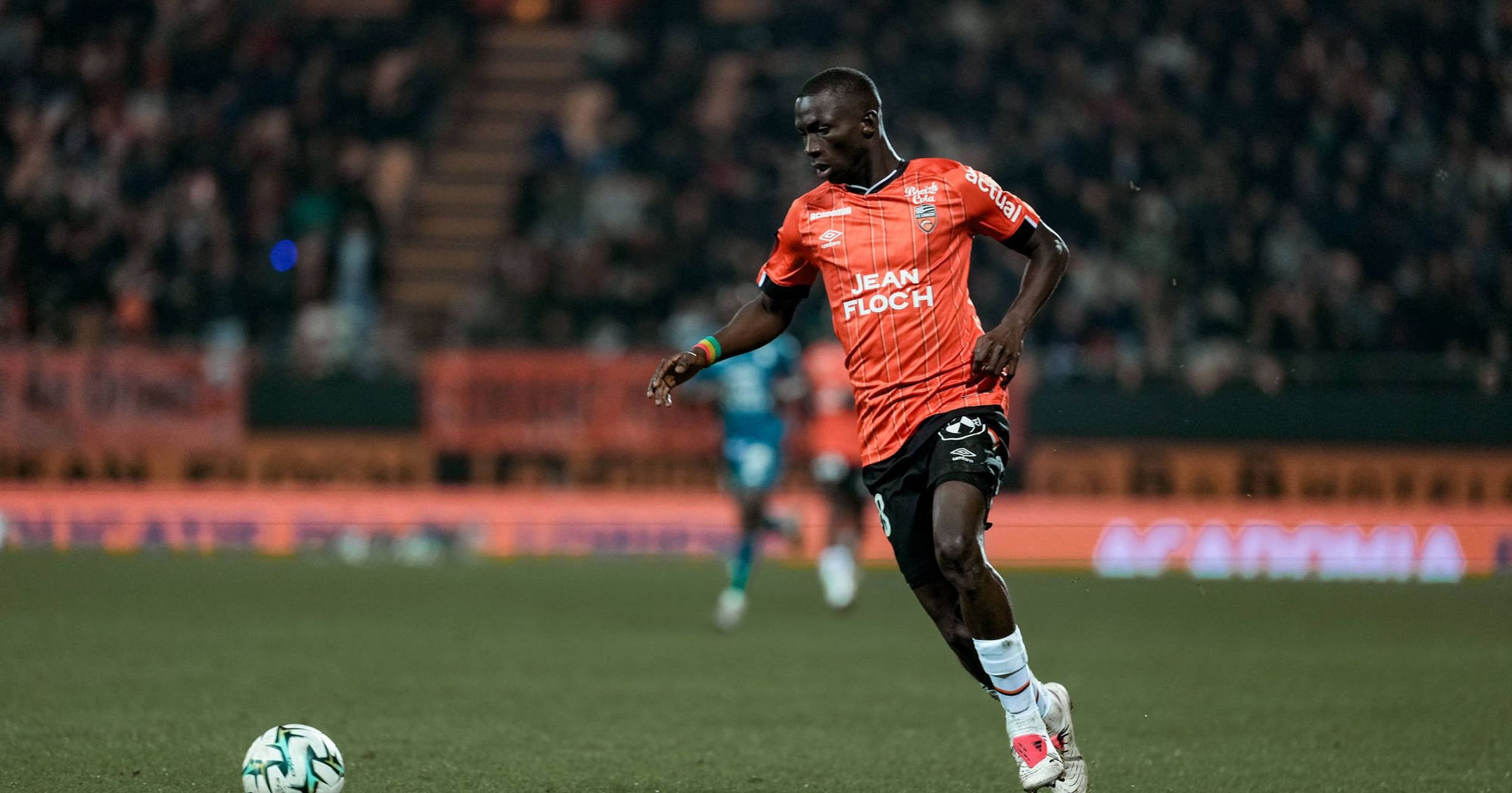 Ligue 2 – Lorient s’impose à Dunkerque (1-0) et reste leader, Metz nouveau dauphin après son succès devant le Paris FC