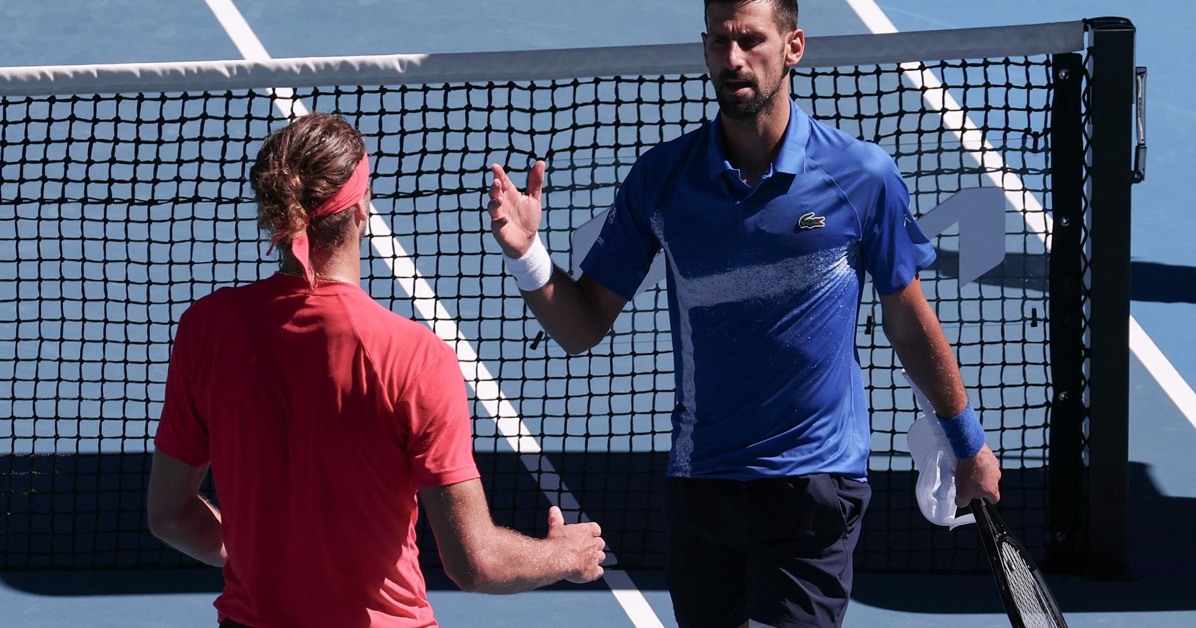 Fantasztikus első szett után dráma a Djokovic-Zvereven, kifütyülték a meccset feladó szerbet