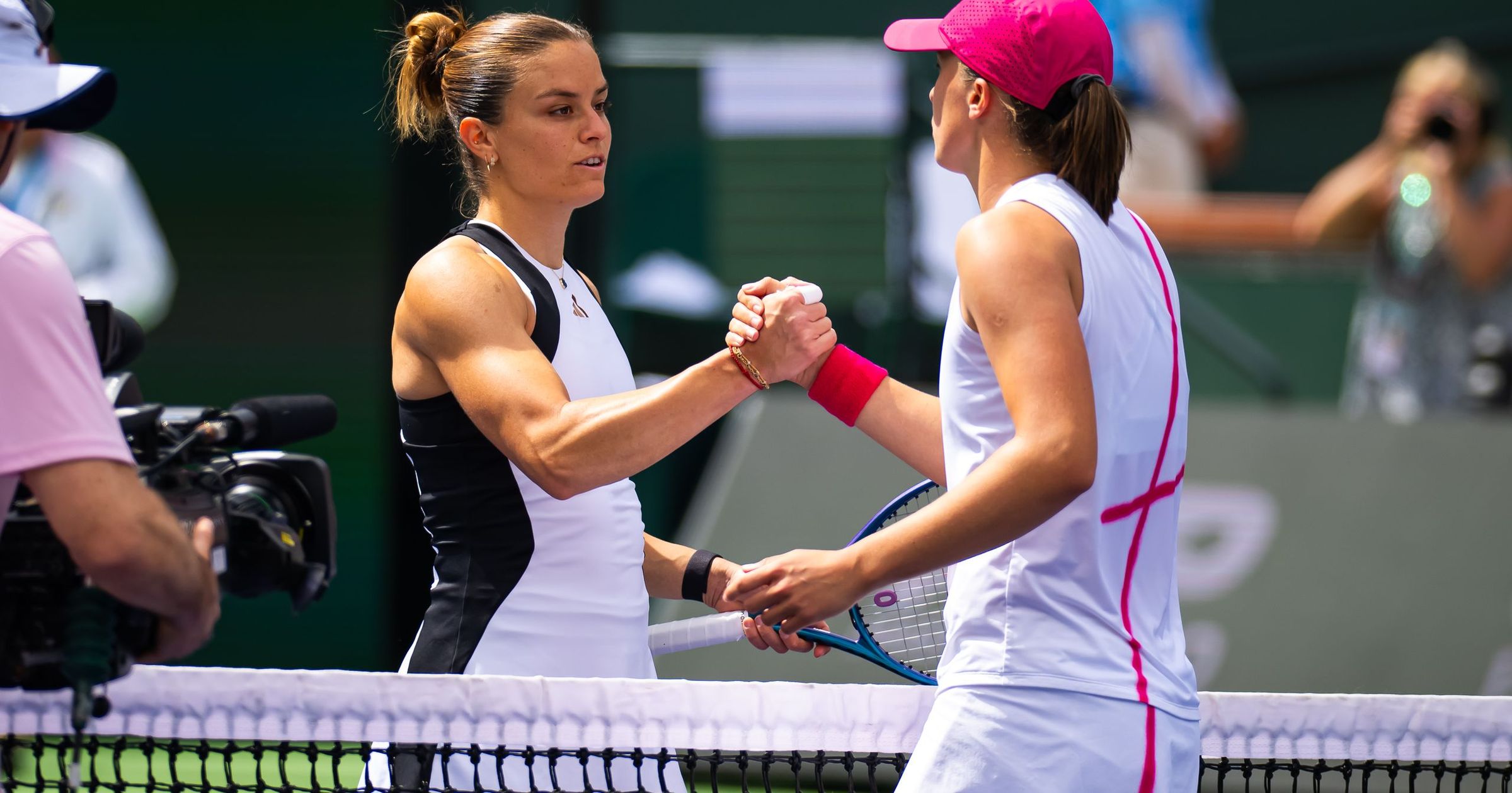 Vivid Maria Sakkari Solves Iga Swiatek Despite Double-bounce Controversy In Doha Abstract for Your Screen