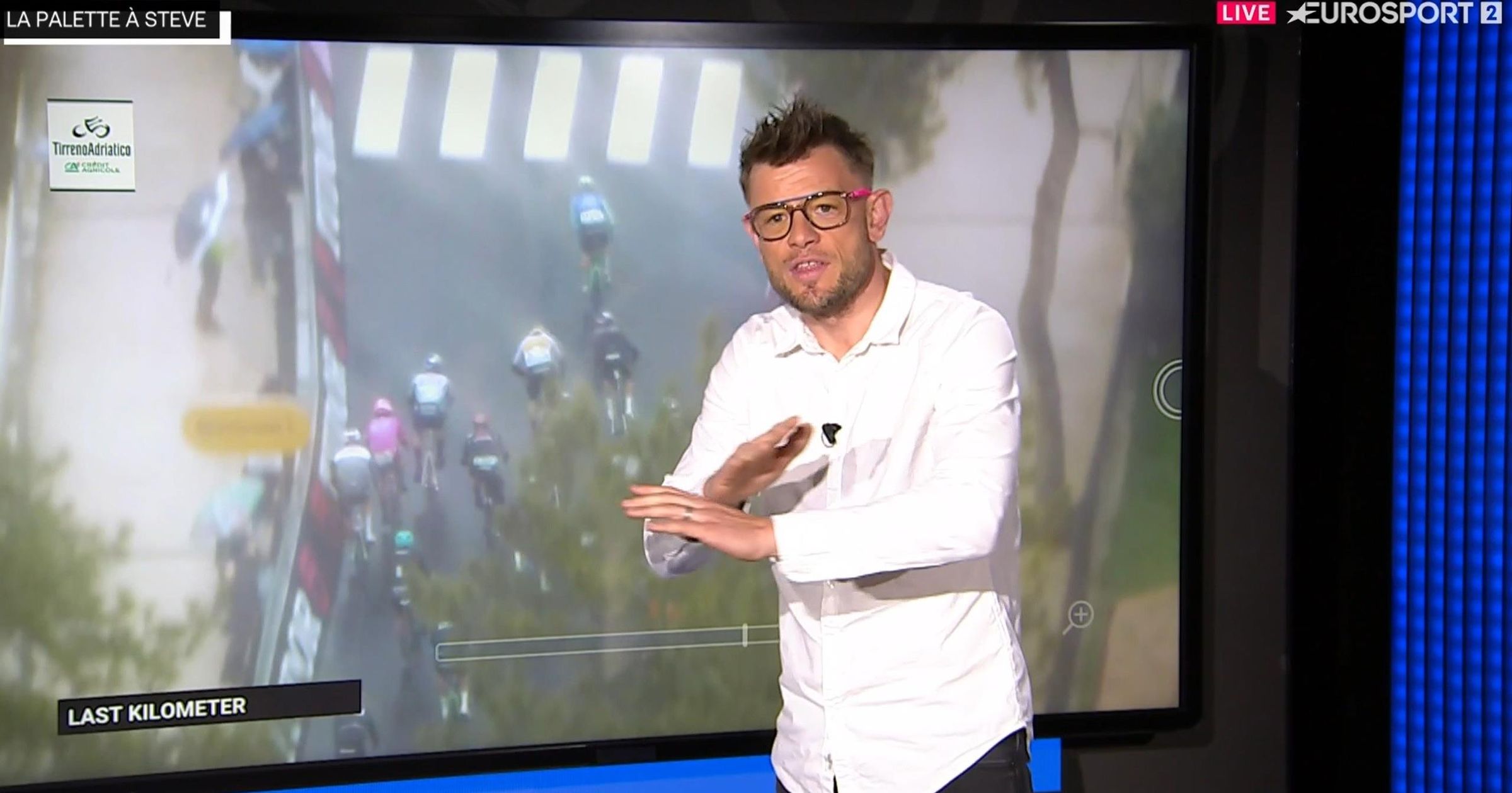 Remark Van der Poel a terminé 20e d'une étape taillée pour lui thumbnail