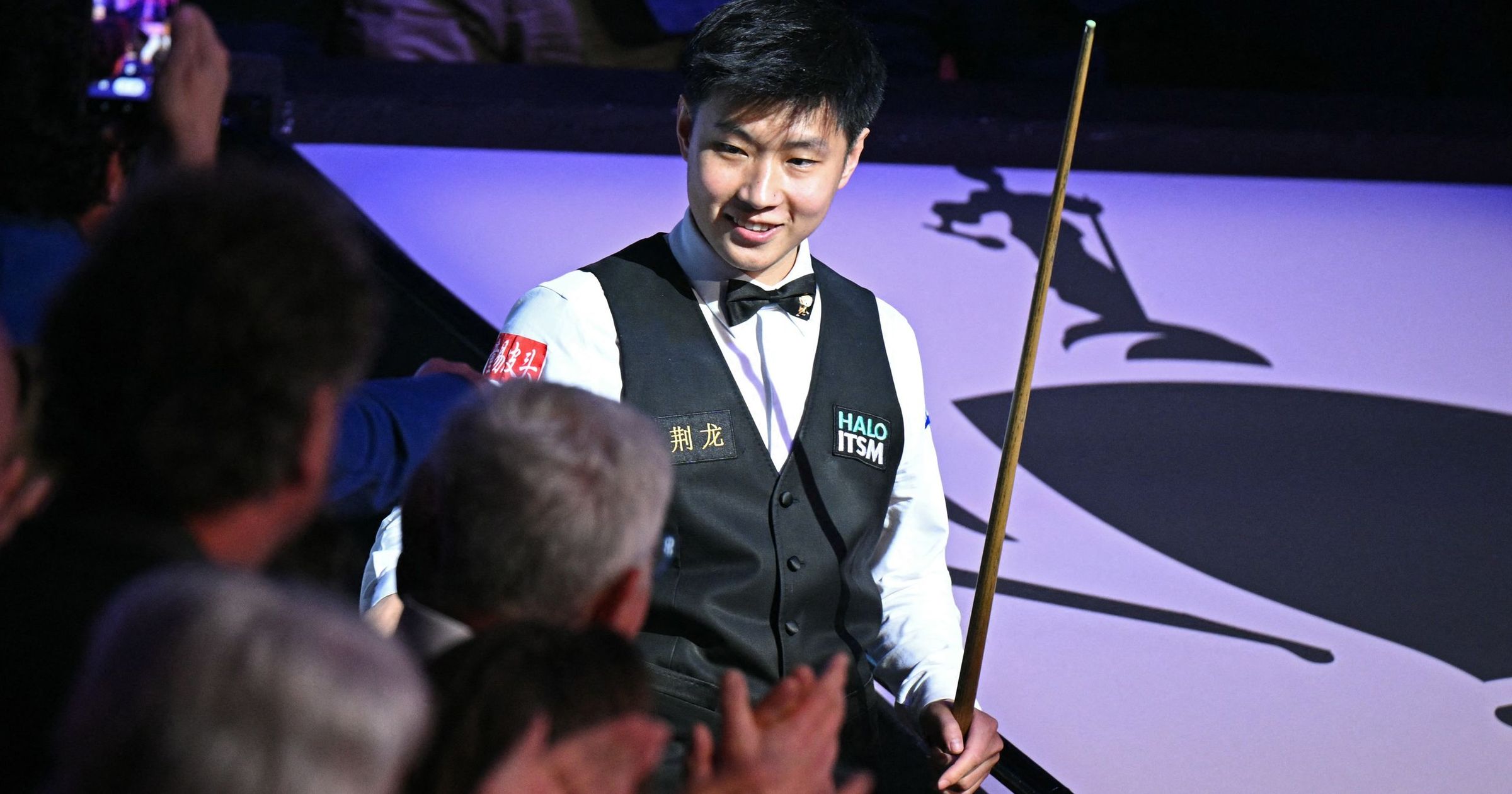 SNOOKER　251 Vectis Auctions | Joe Davis Boy Champion Tabletop Snooker Table.