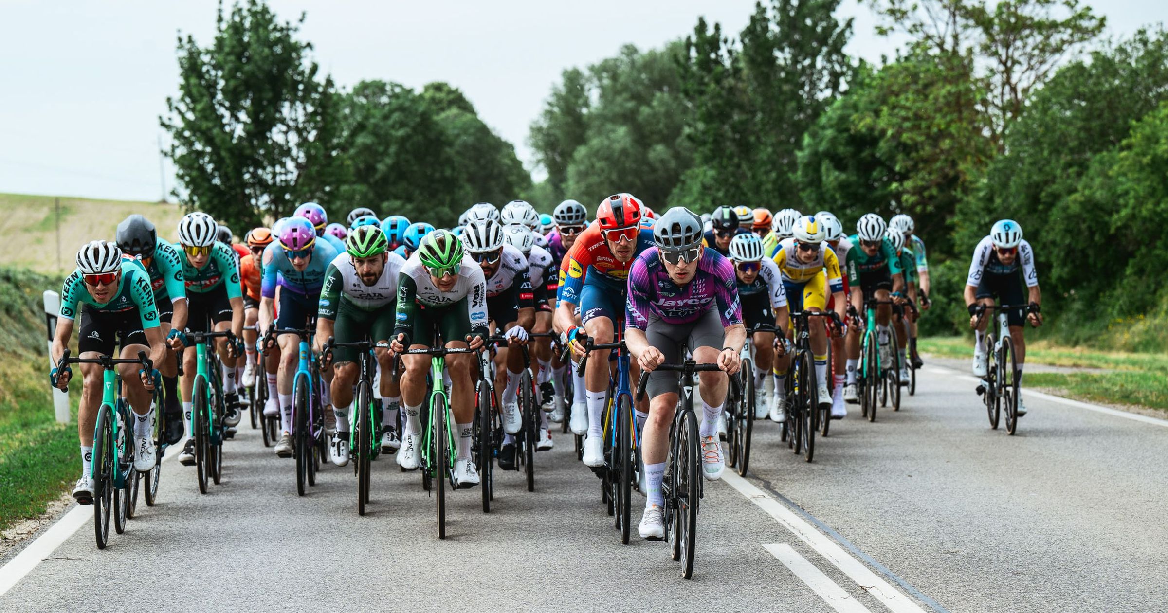Ujjvarrás, arccsonttörés, agyrázkódás – részletek a Tour de Hongrie sérültjeinek állapotáról