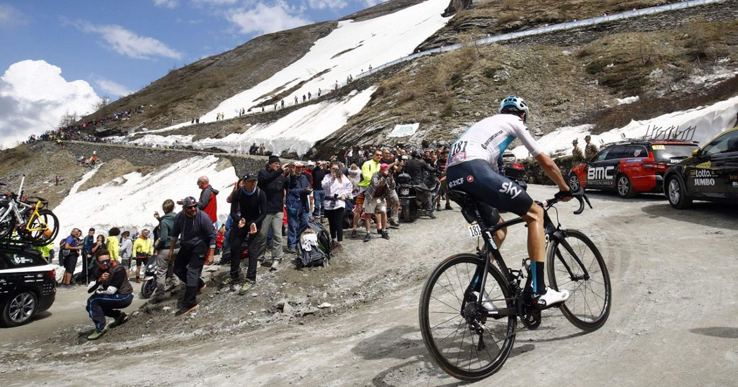 Visszatér a hegy, ahol 2018-ban Chris Froome a feje tetejére állította a Girót