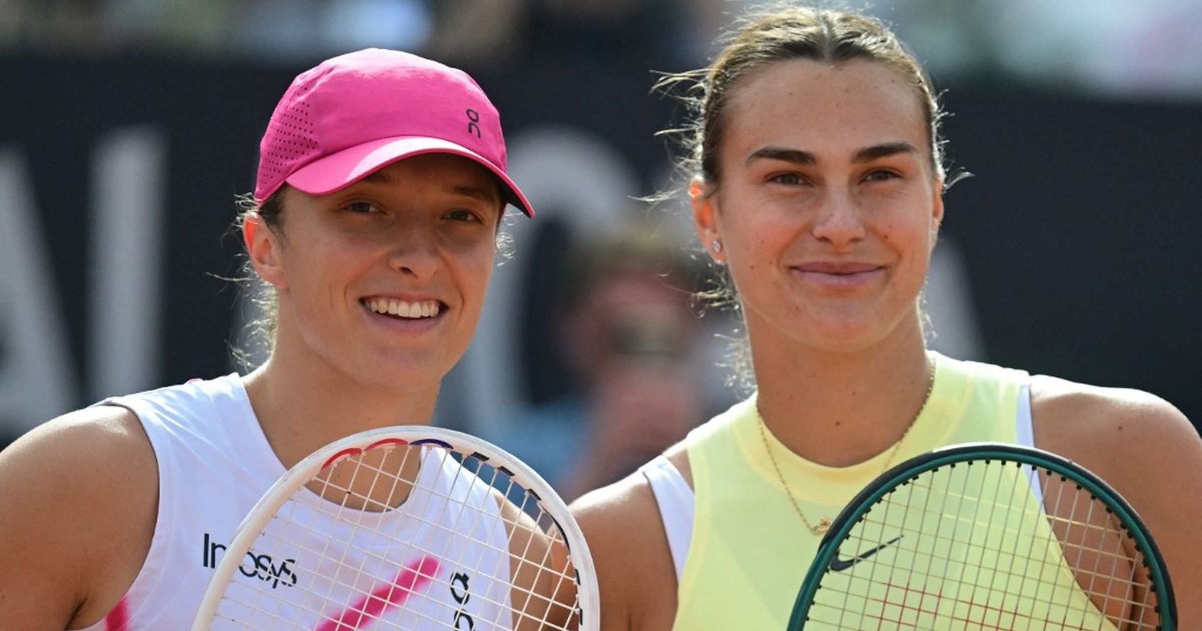Véget vet a világelső Sabalenka a címvédő Świątek 26 meccses győzelmi sorozatának?