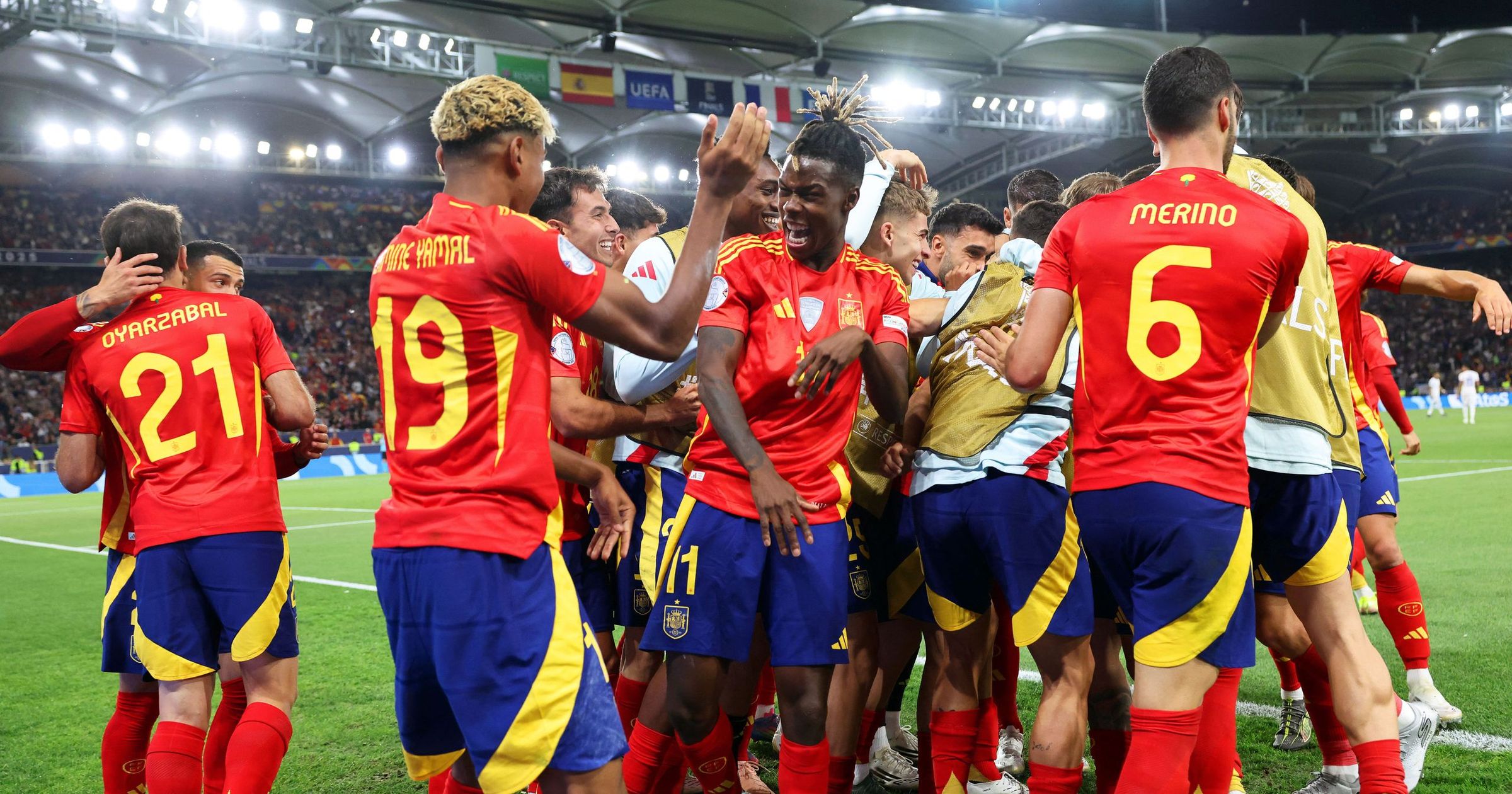 "Boldog vagyok. Élvezem a szenvedést!" - kilencgólos meccset hozott a spanyol-francia NL-elődöntő