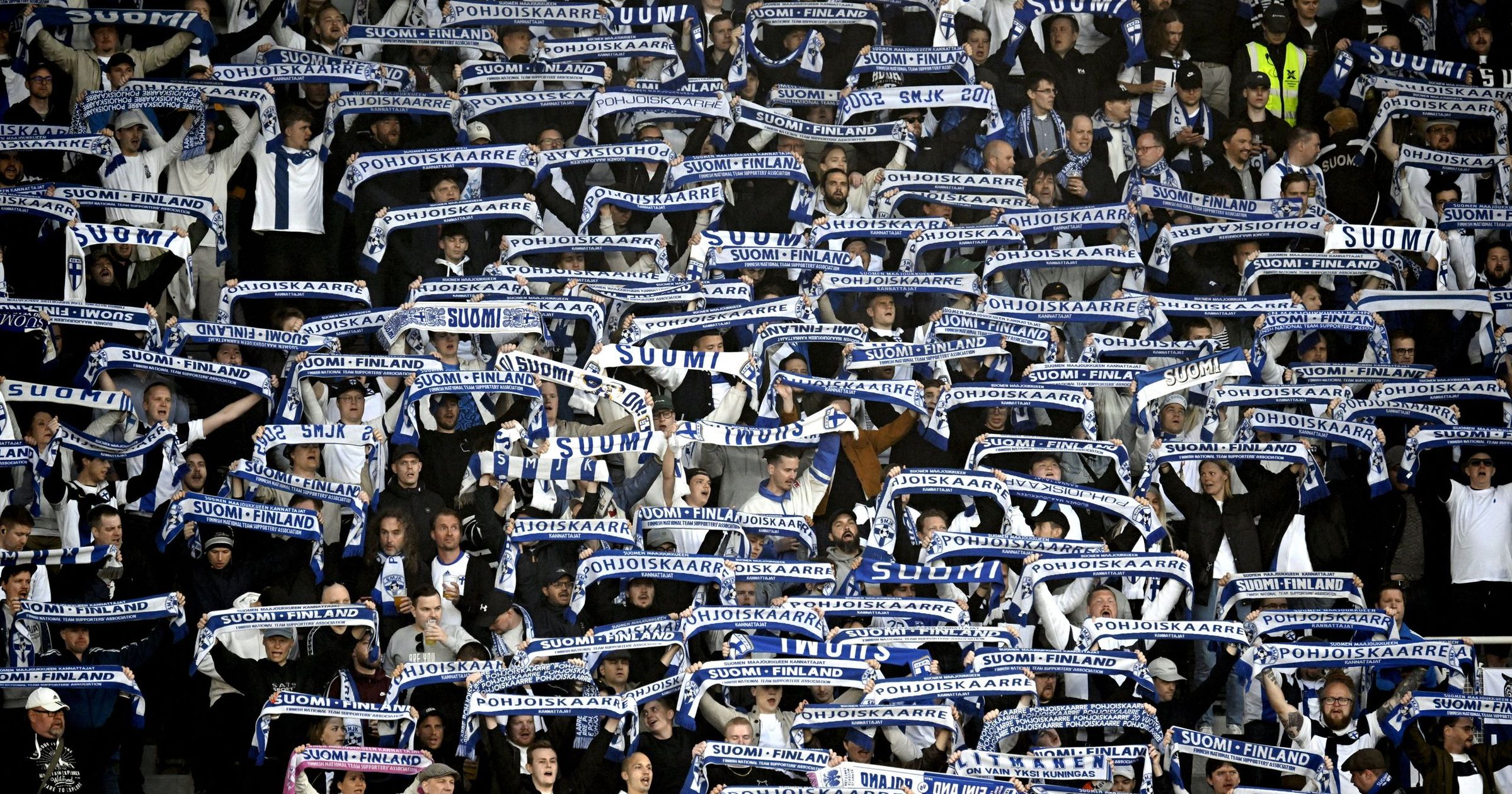 Félbeszakadt a finn-lengyel, Hollandia fölényesen nyerte a gólzáporversenyt a keddi selejtezőkön