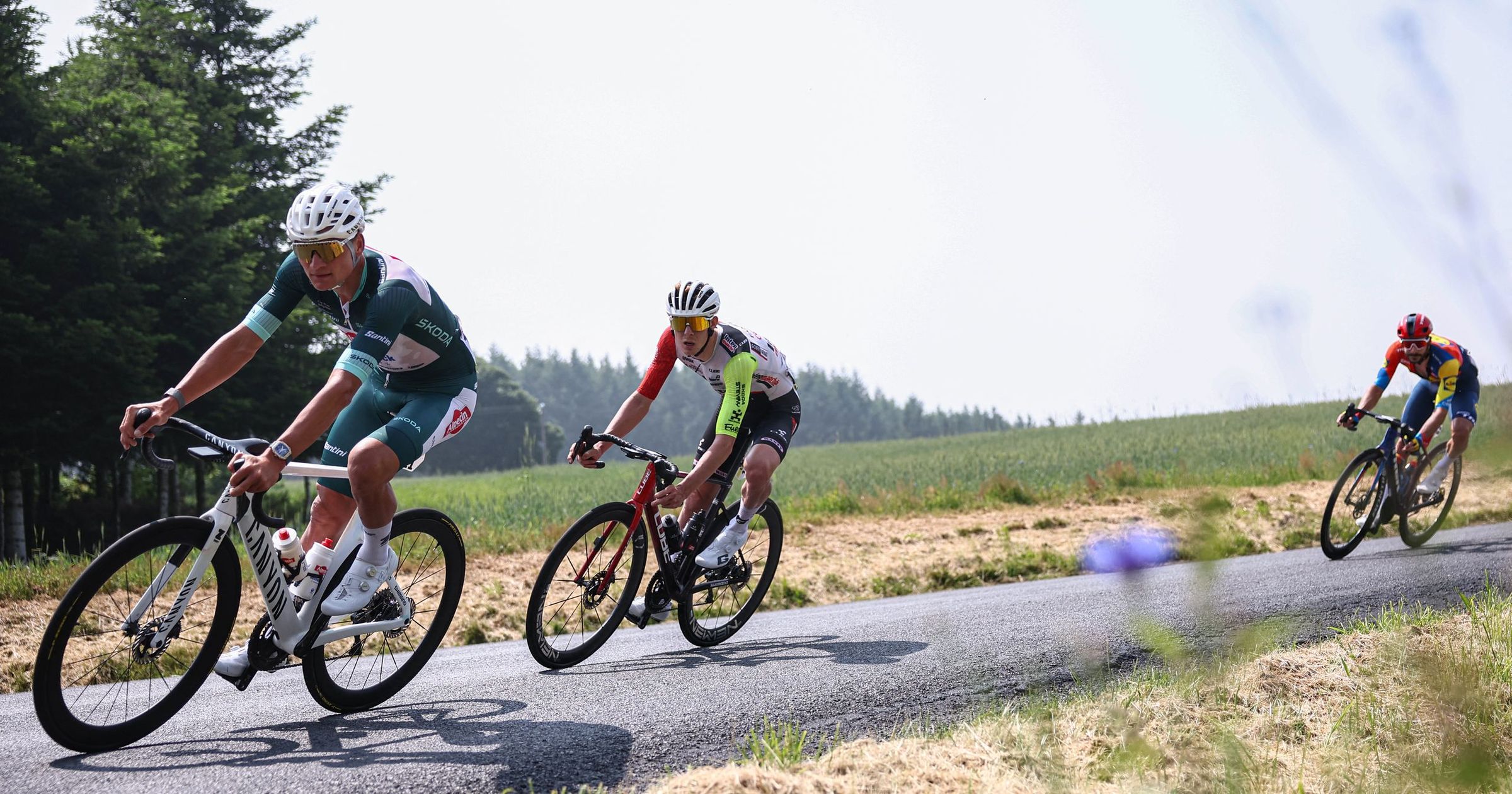 Ivan Romeo sárgában, Van der Poel lemaradt a szakaszgyőzelemről - összefoglaló