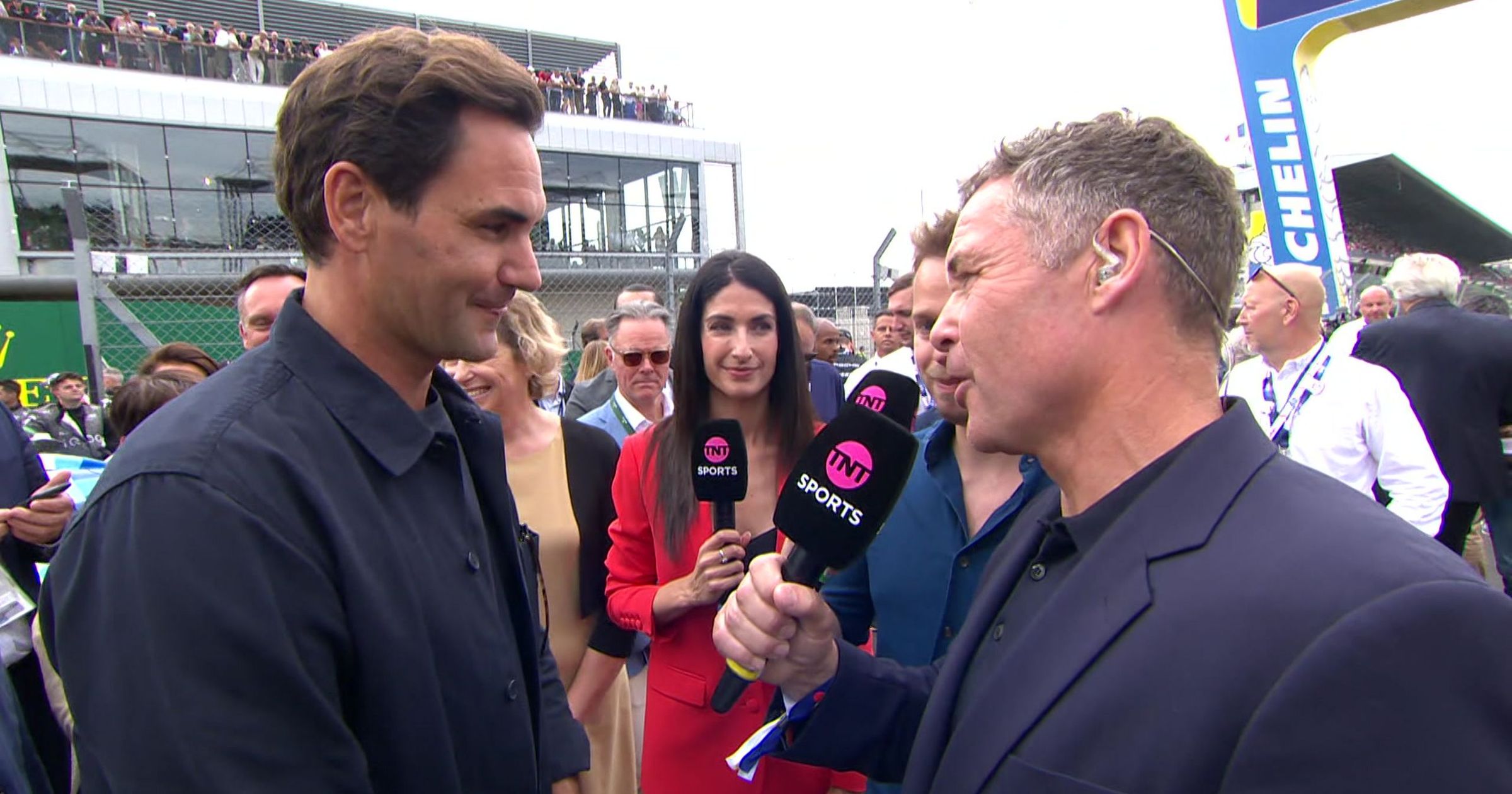 "Itt is a fehér vonalak között kell maradni" - Federer nagyon élvezi az új szerepét Le Mans-ban