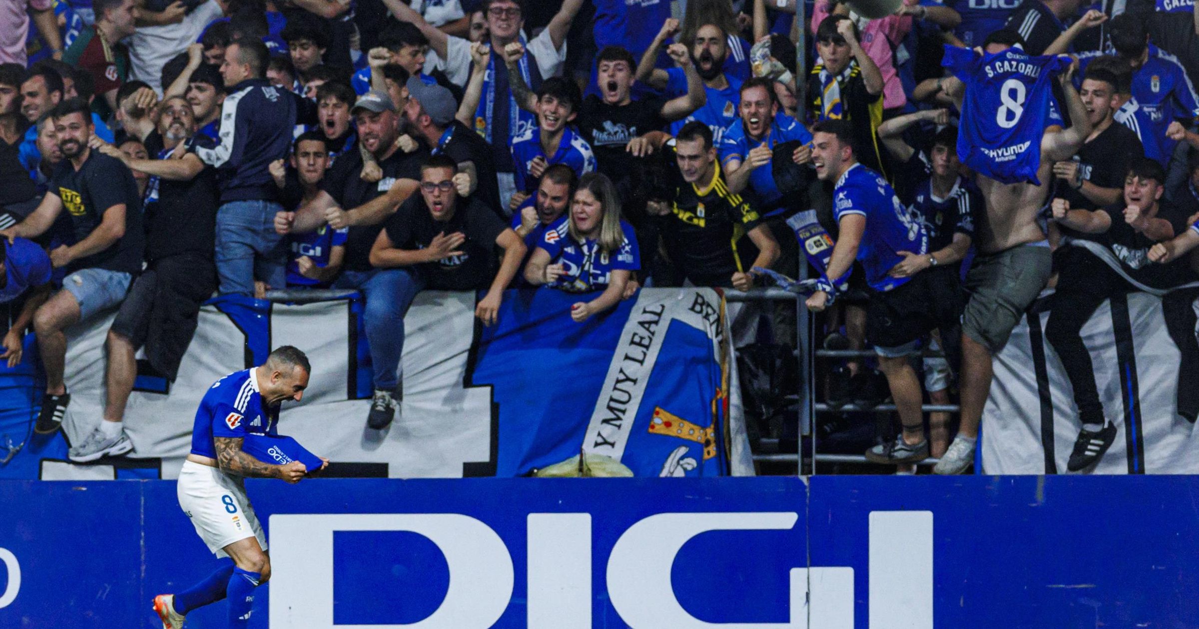 Akár ingyen is játszott volna, most visszavezette gyerekkori klubját az élvonalba Santi Cazorla