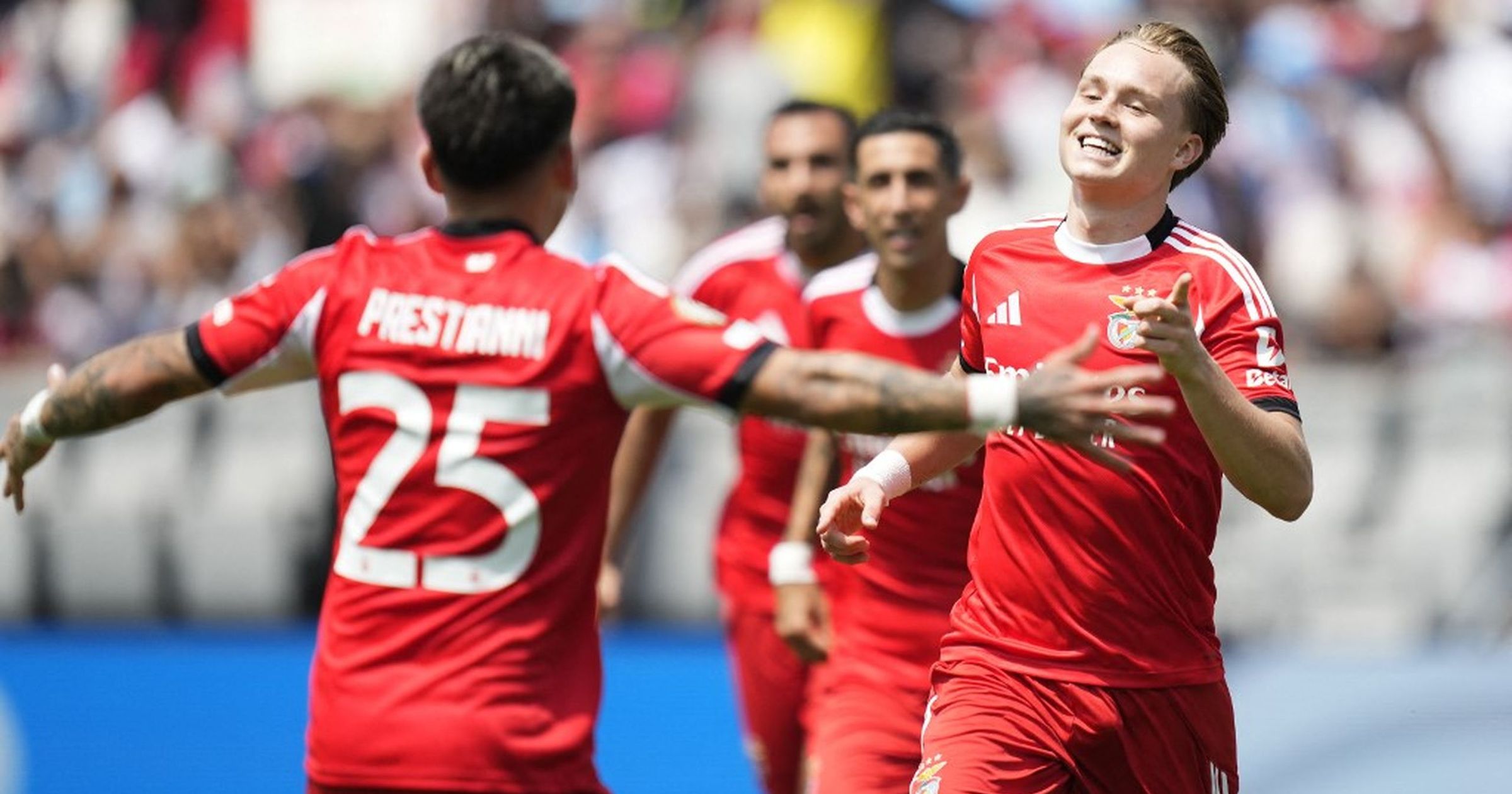 A Benfica legyőzte a Bayernt, így csoportelsőként van ott a nyolcaddöntőben