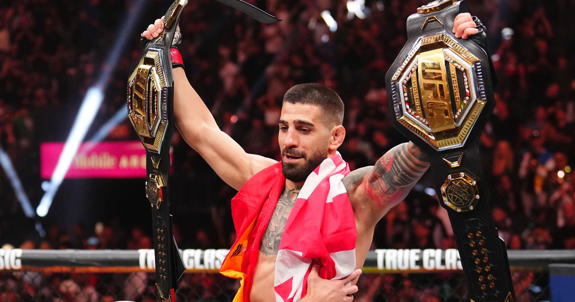 Ilia Topuria toca el techo de la UFC: Primer doble campeón invicto ...