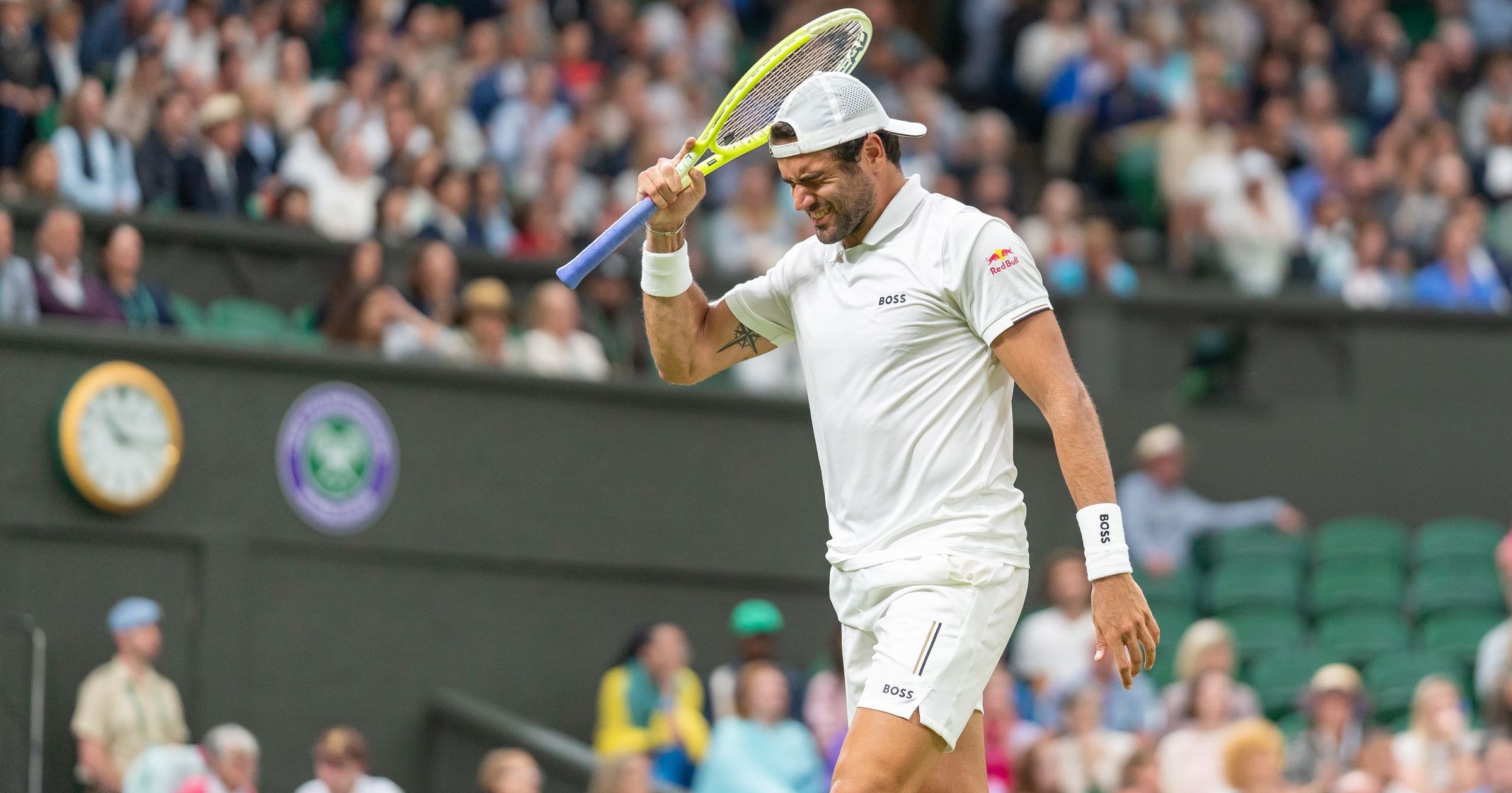 Kiesett a 2021-es férfi döntős Wimbledonban, elképesztő söprés 45 perc alatt