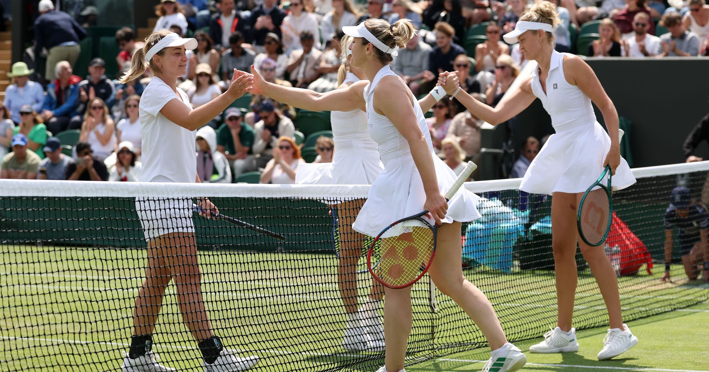 Babosék párosa már a legjobb nyolc között, Stollárék búcsúztak Wimbledonban