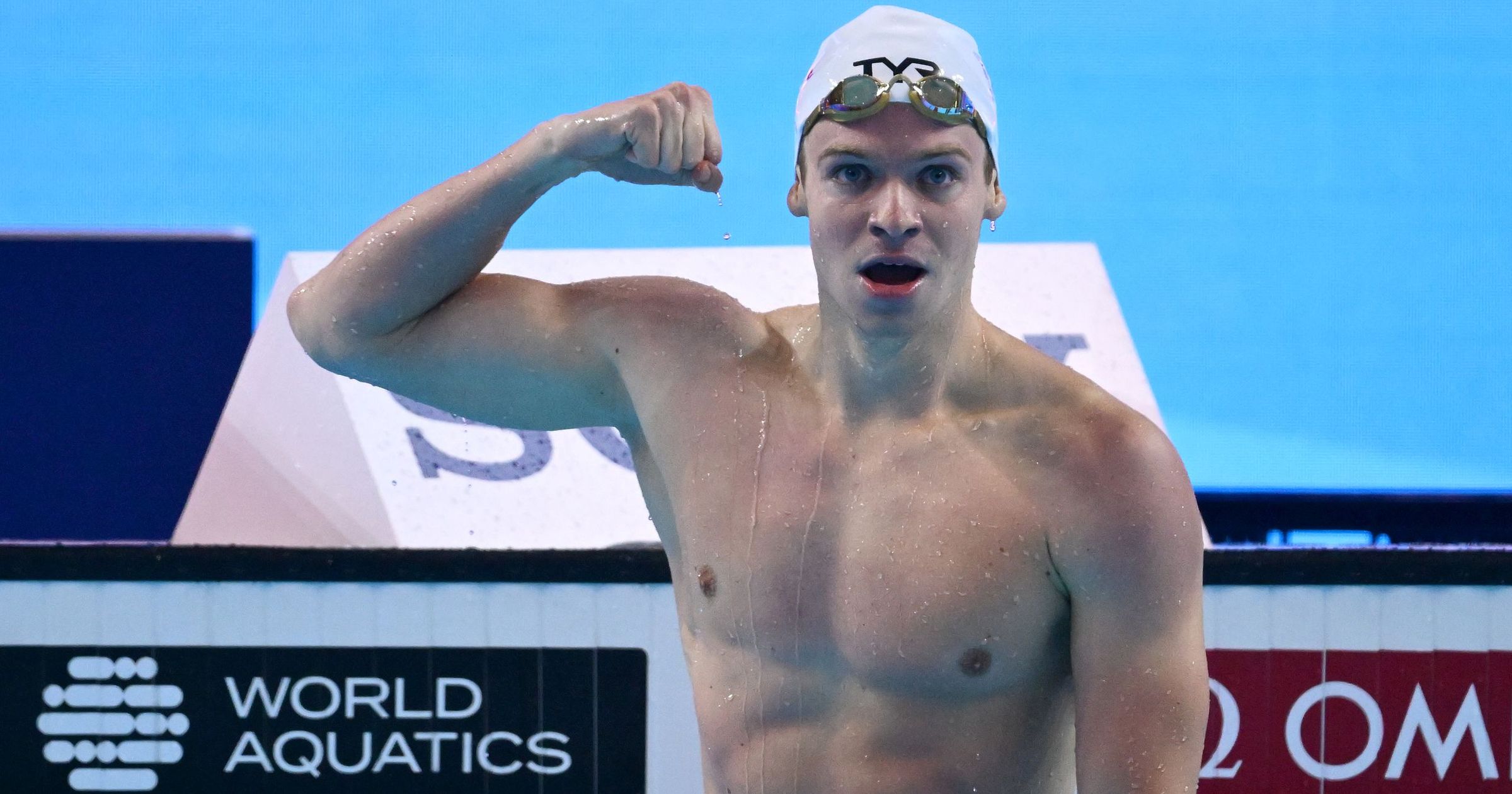 Championnats du monde de Singapour 2025 – Léon Marchand fait voler en éclats le record du monde du 200 m 4 nages dès les demi-finales