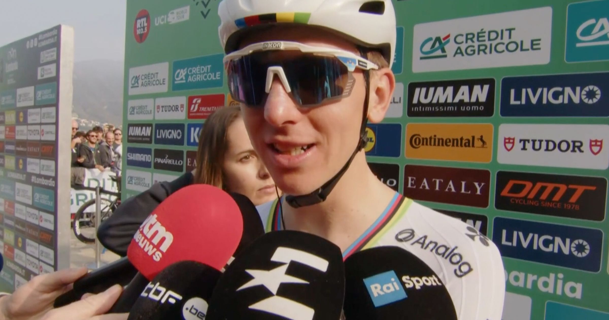 tadej-pogacar-giver-remco-evenepoel-ret-jeg-er-favoritten-til-at-vinde
