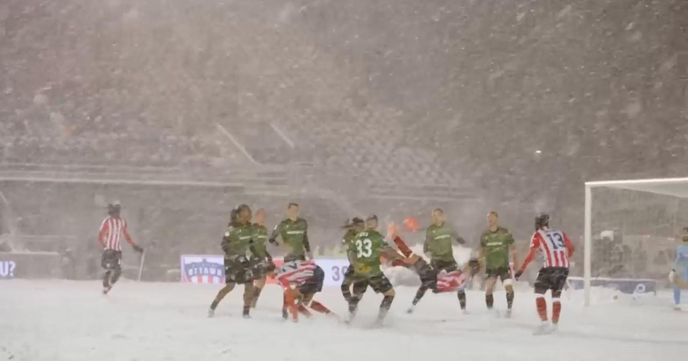 Wereldgoal tijdens sneeuwstorm en -8 graden in Canada – Ottawa wint ...