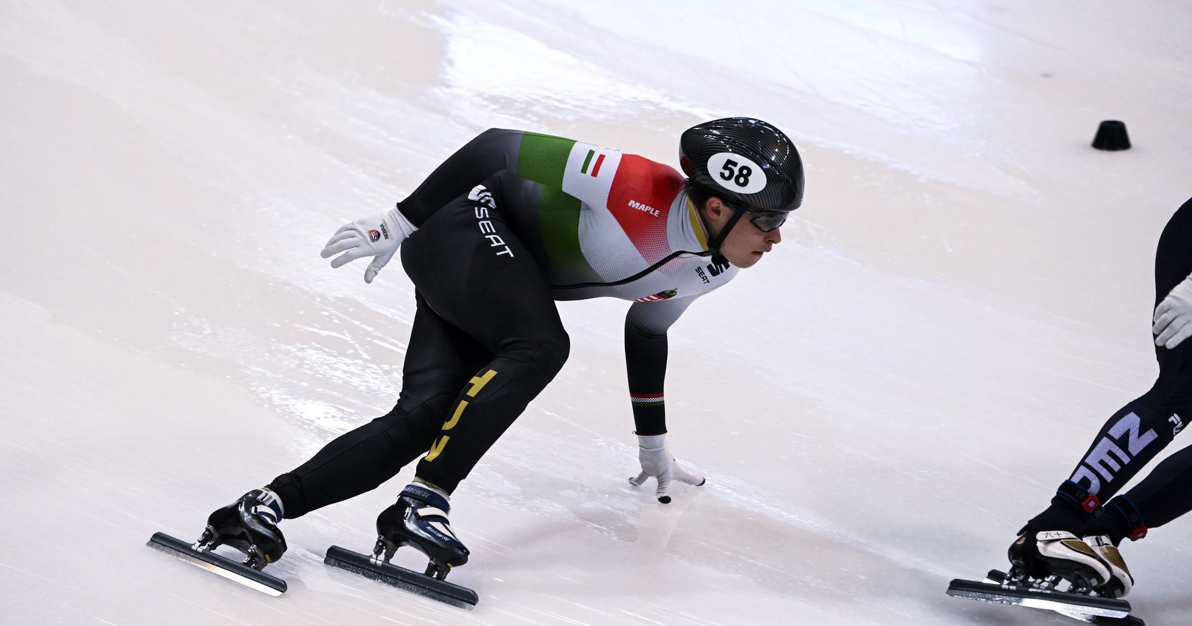 Súlyos karsérülés miatt lemarad a téli olimpiáról a kvótát szerzett férfi rövidpályás gyorskocsolya-váltónk egyik tagja Kép