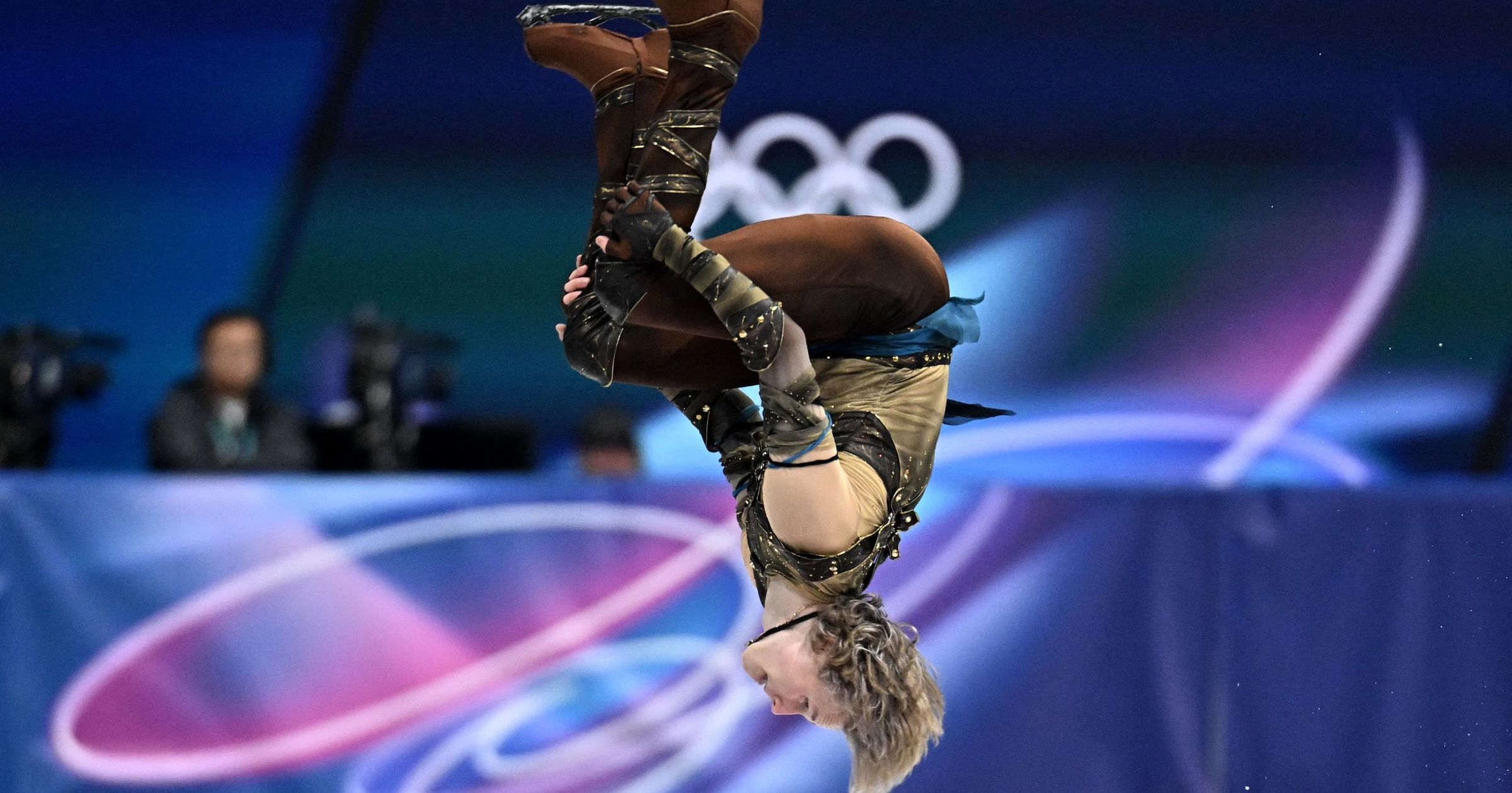 Hátraszaltó, kvadra-varázslat, magabiztos vezetés - Ilia Malinin az élről várja a kűröket Kép