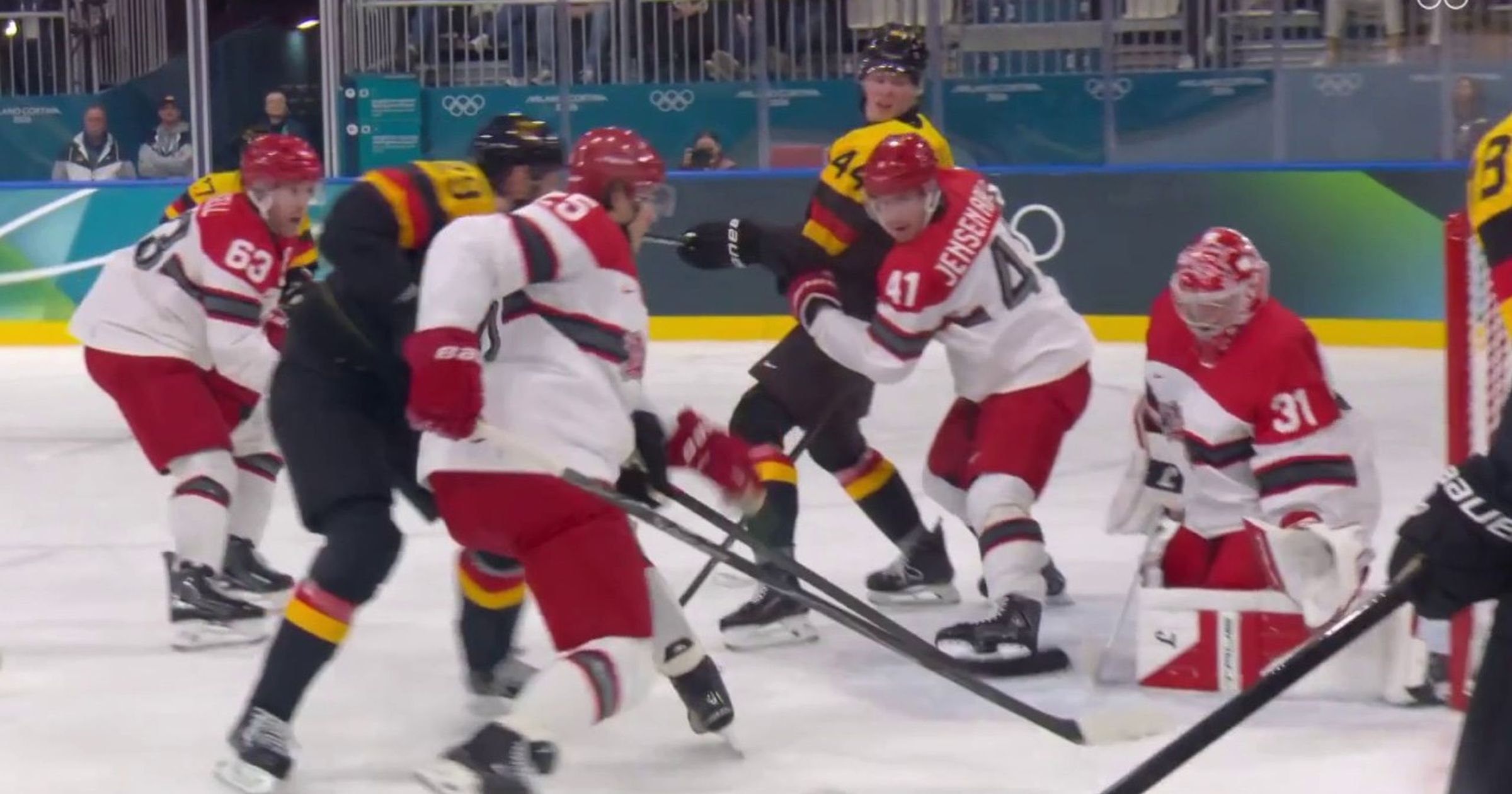 Image related to Geballte NHL-Power: Stützle erzwingt nächstes Tor
