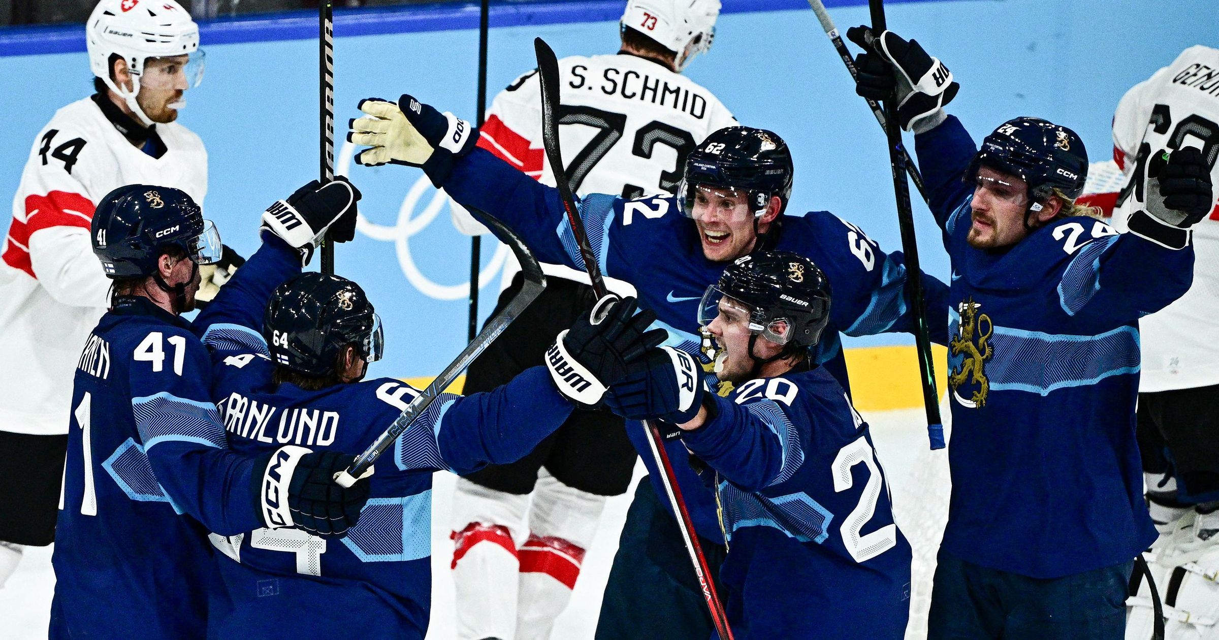 Óriási fordítás: a finnek a szakadék széléről táncoltak vissza Svájc ellen a hokitornán Kép